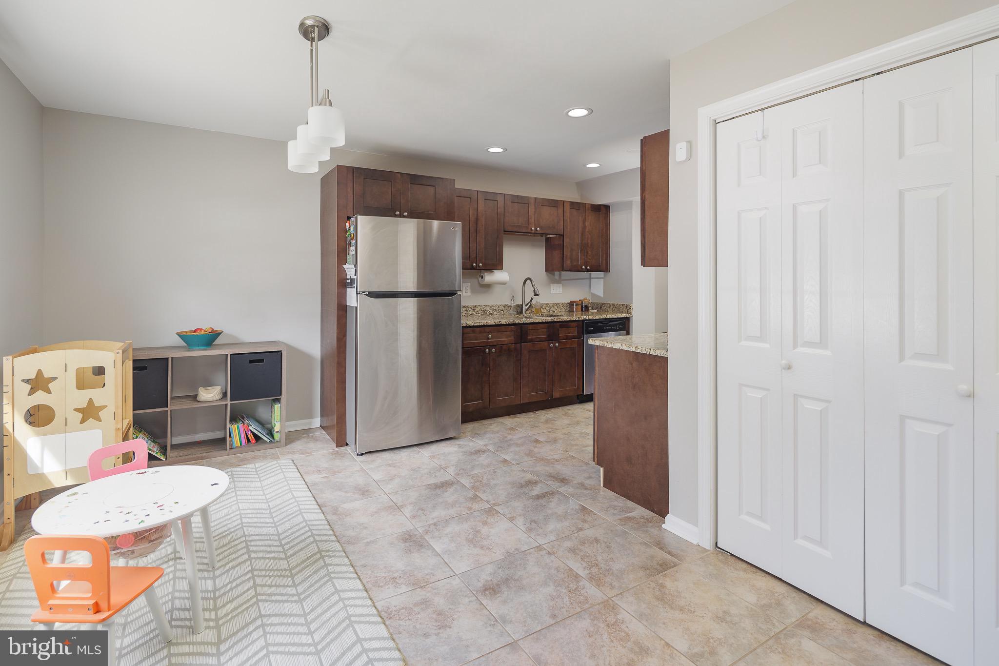 TOWNES OF ORANGE HUNT - Residential