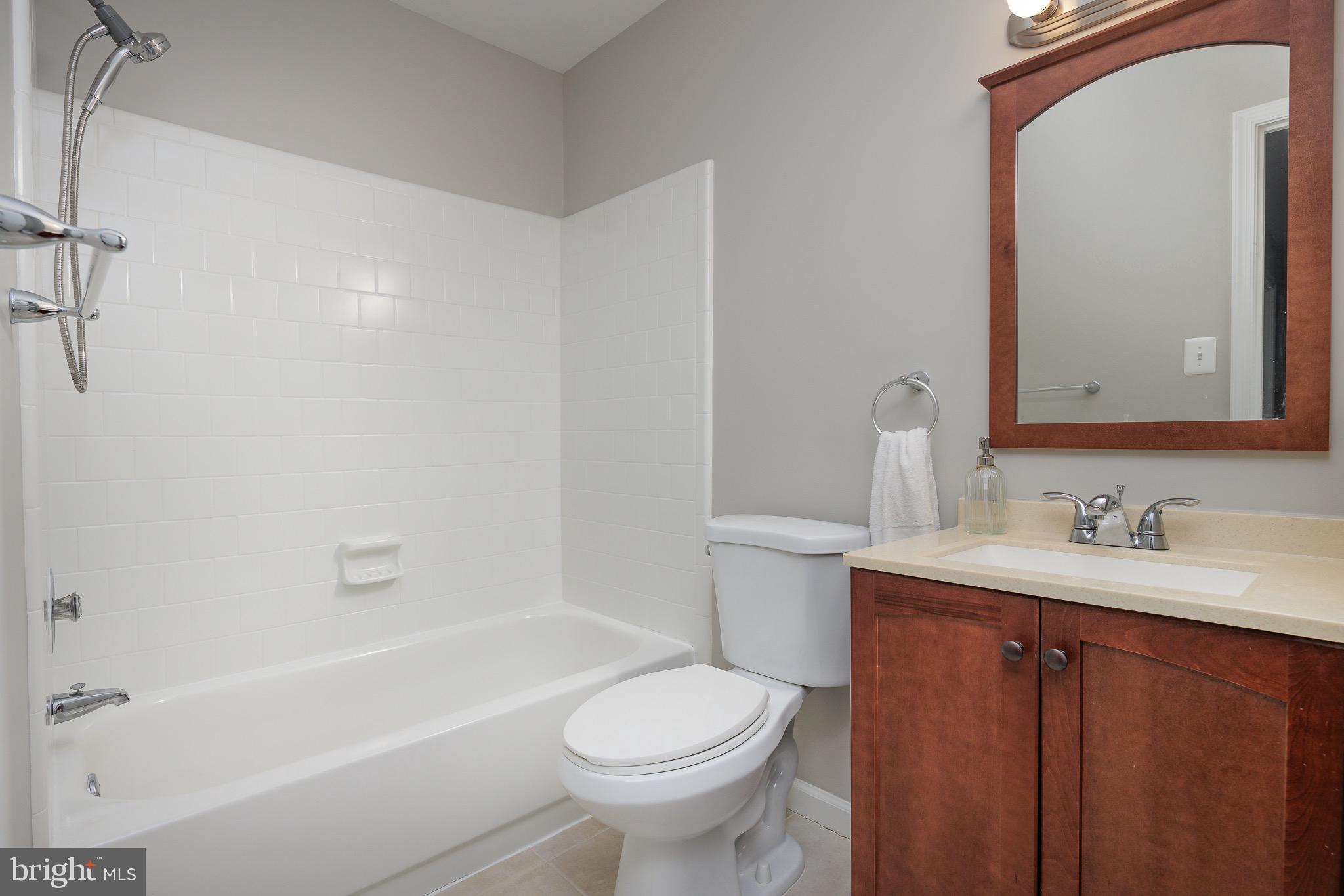 TOWNES OF ORANGE HUNT - Residential