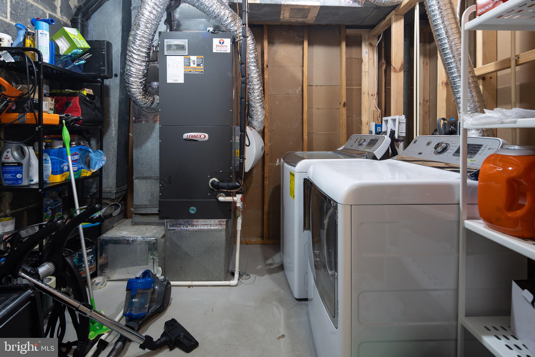 TOWNES OF ORANGE HUNT - Residential