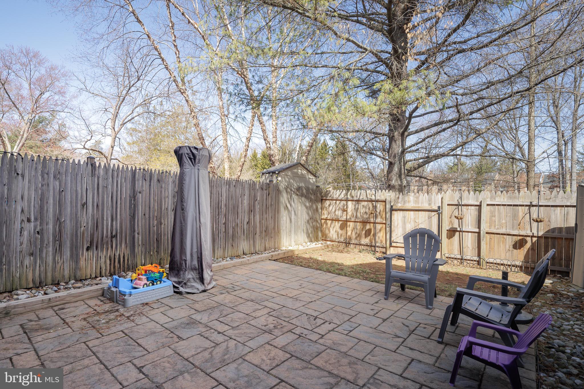 TOWNES OF ORANGE HUNT - Residential