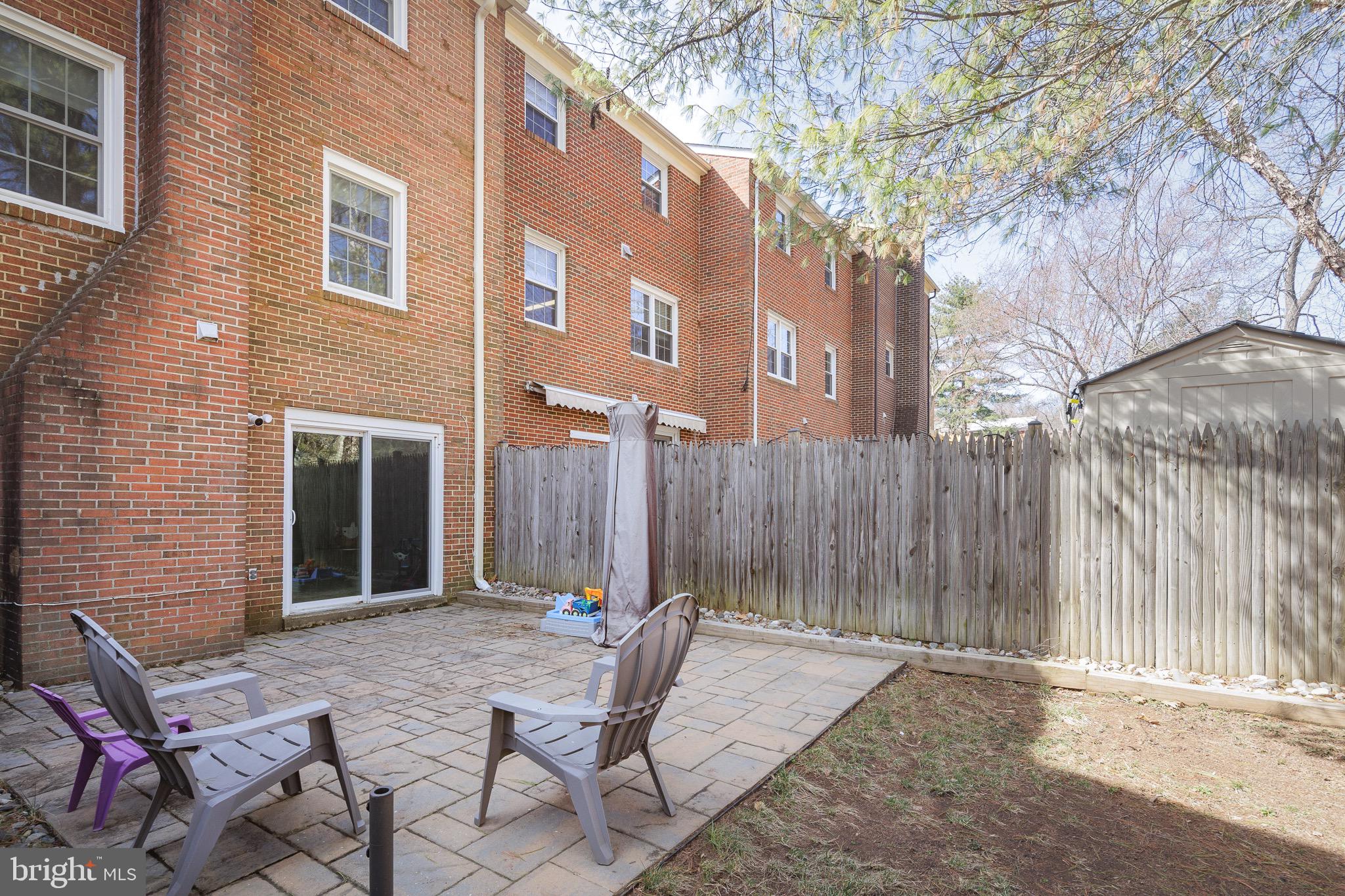 TOWNES OF ORANGE HUNT - Residential