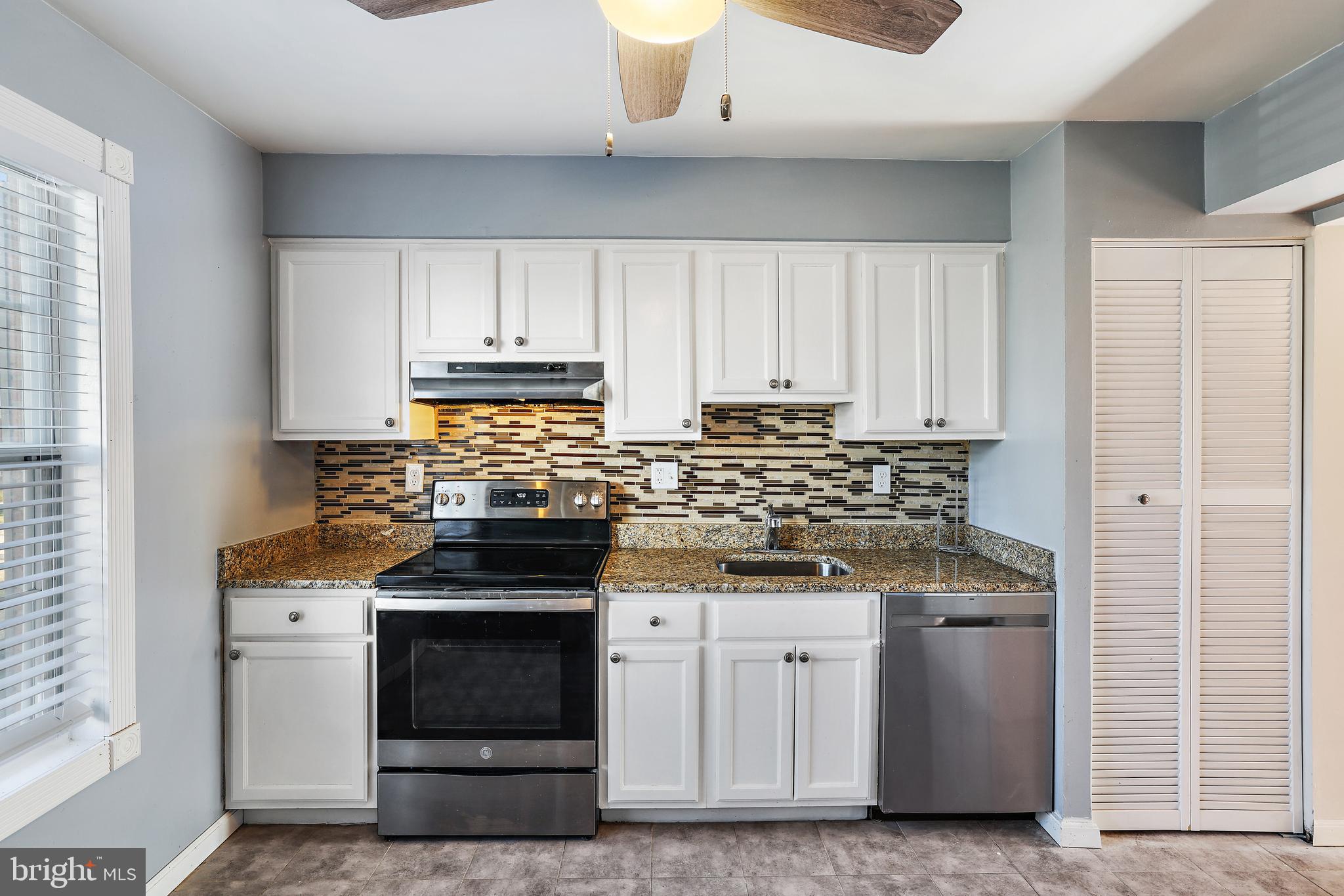 COLONY SQUARE - Residential