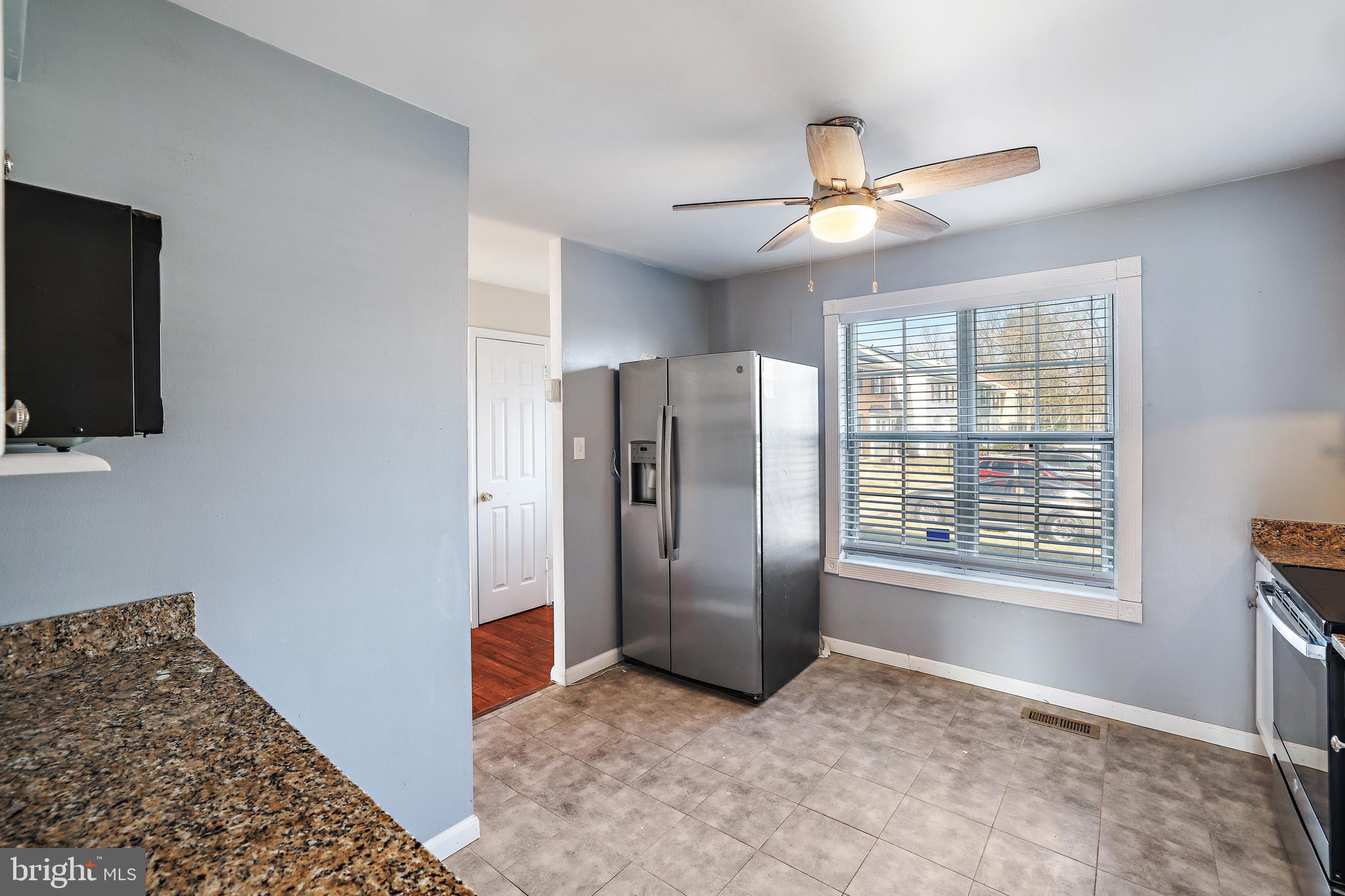 COLONY SQUARE - Residential