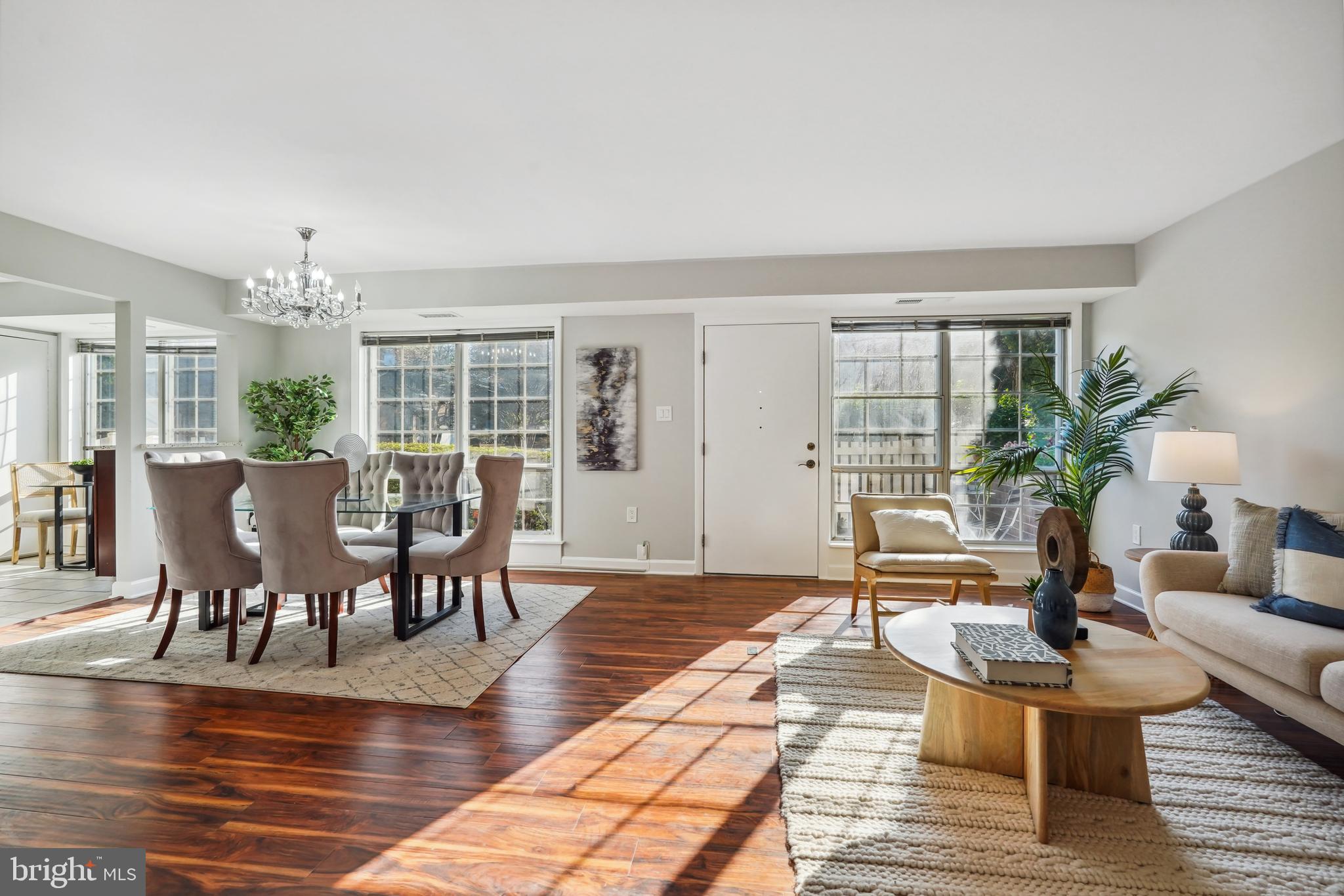 MC LEAN CHASE - Residential