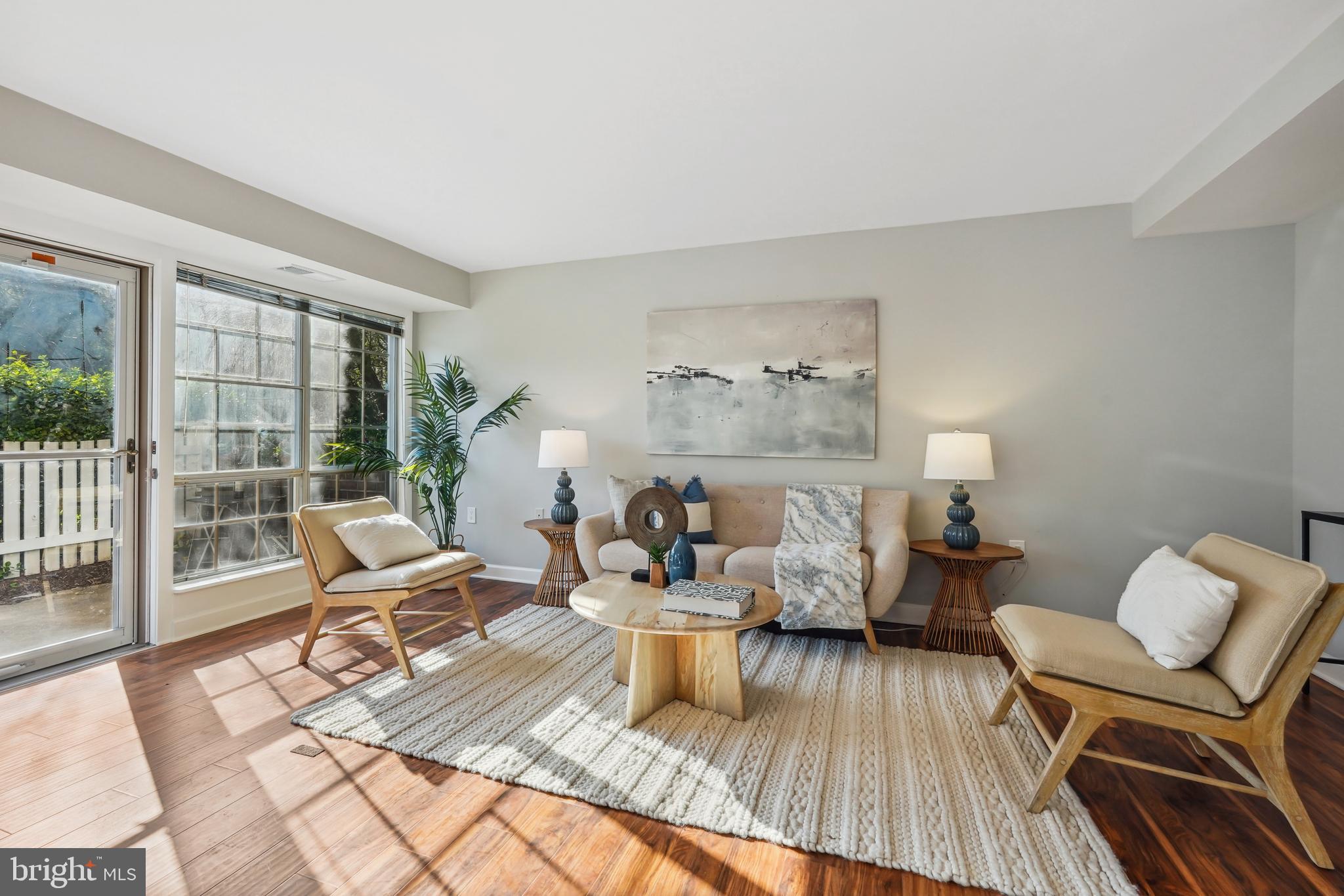 MC LEAN CHASE - Residential