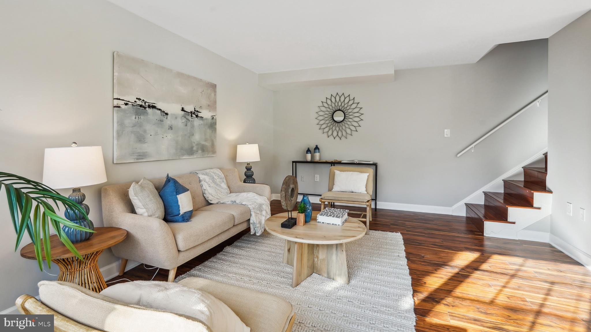 MC LEAN CHASE - Residential