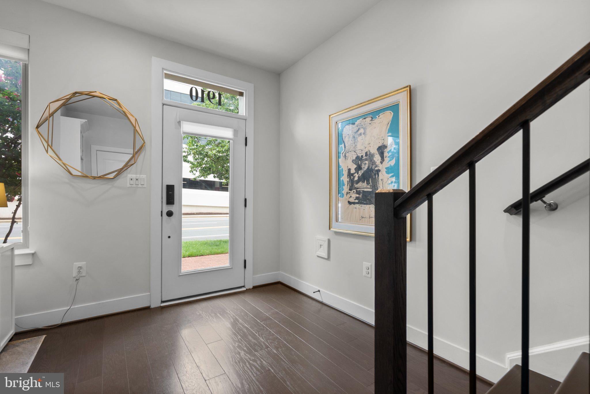 1910 CHAPMAN AVENUE 4
