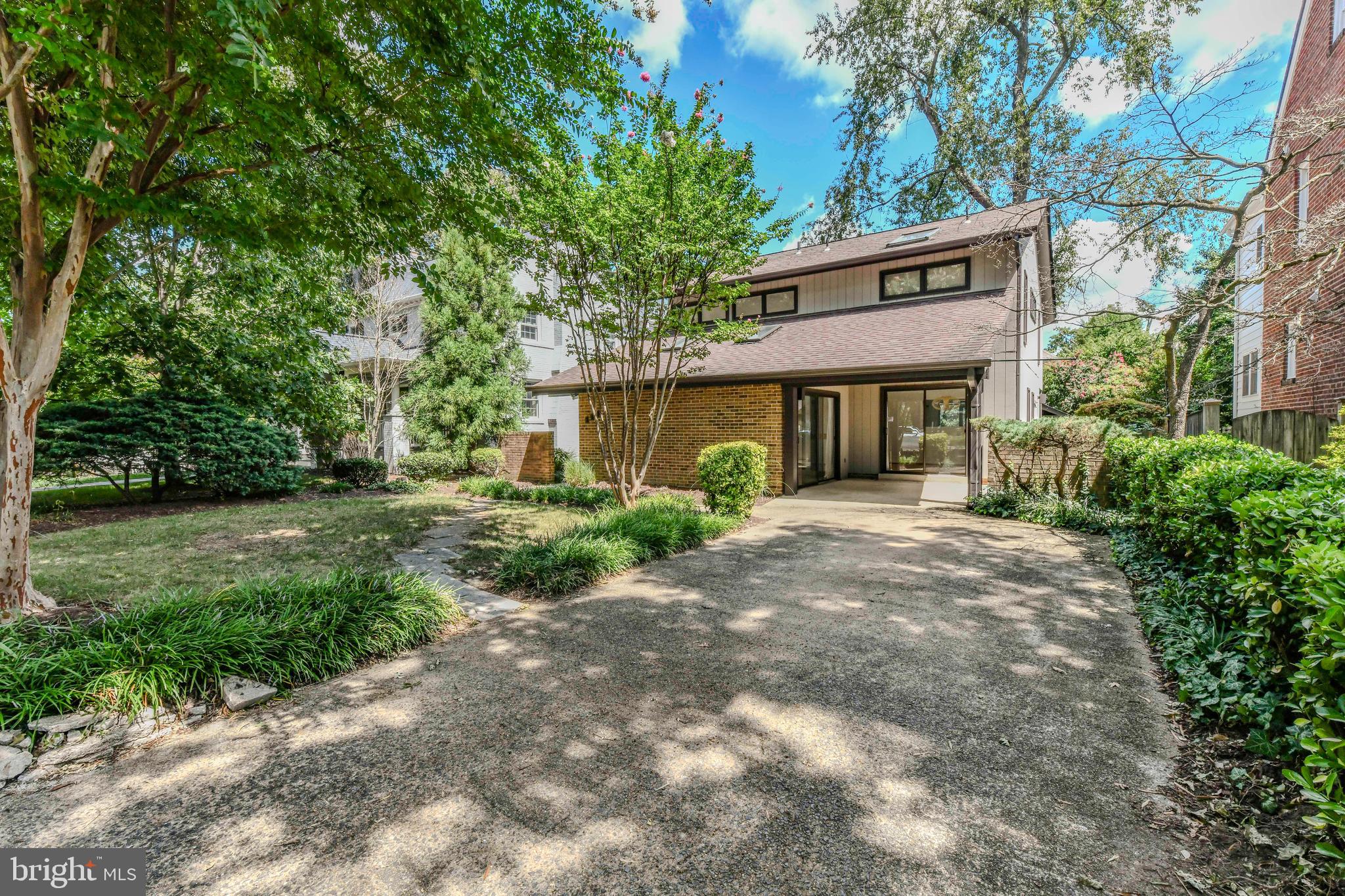 LYON PARK - Residential Lease