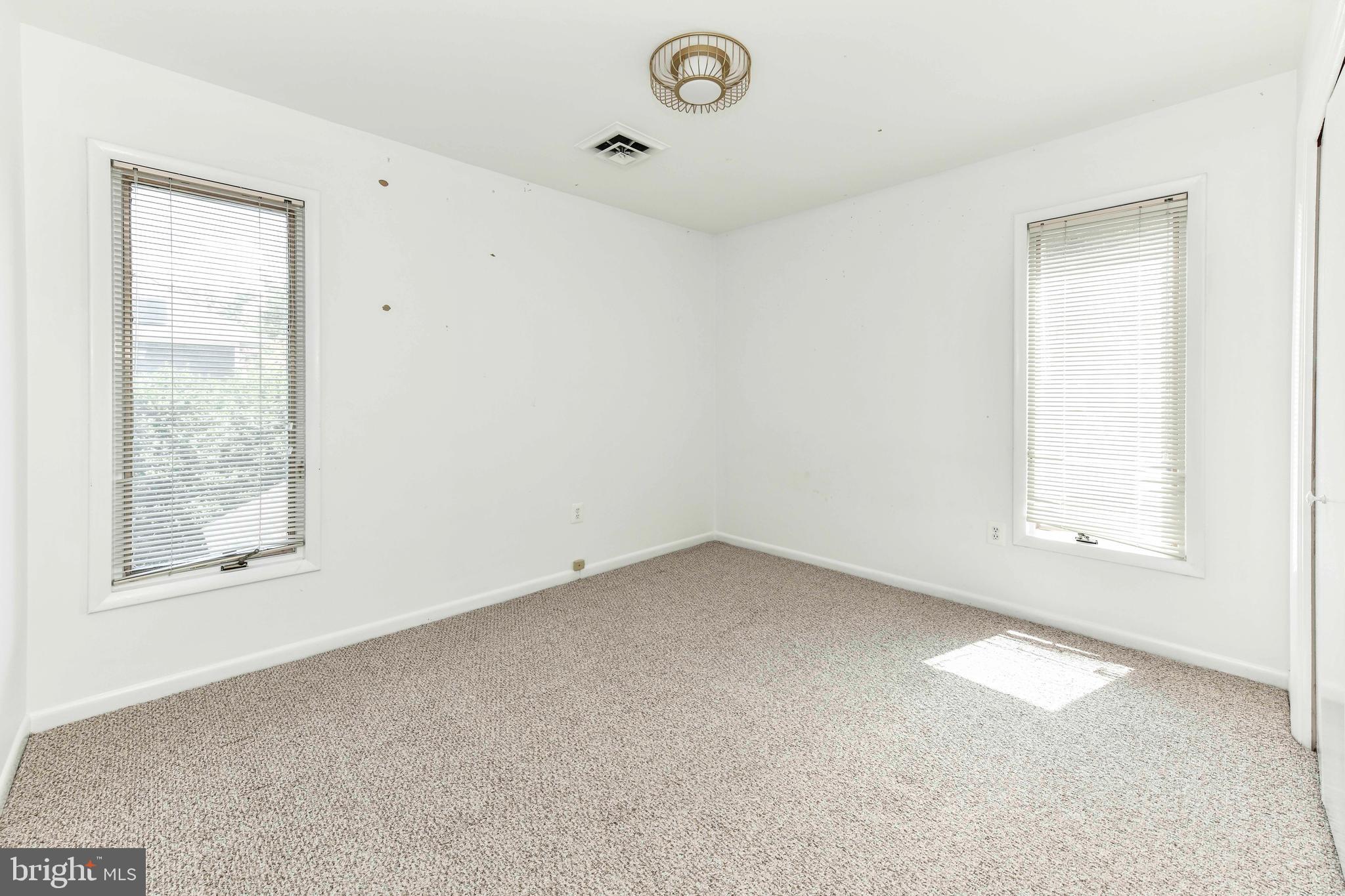 LYON PARK - Residential Lease