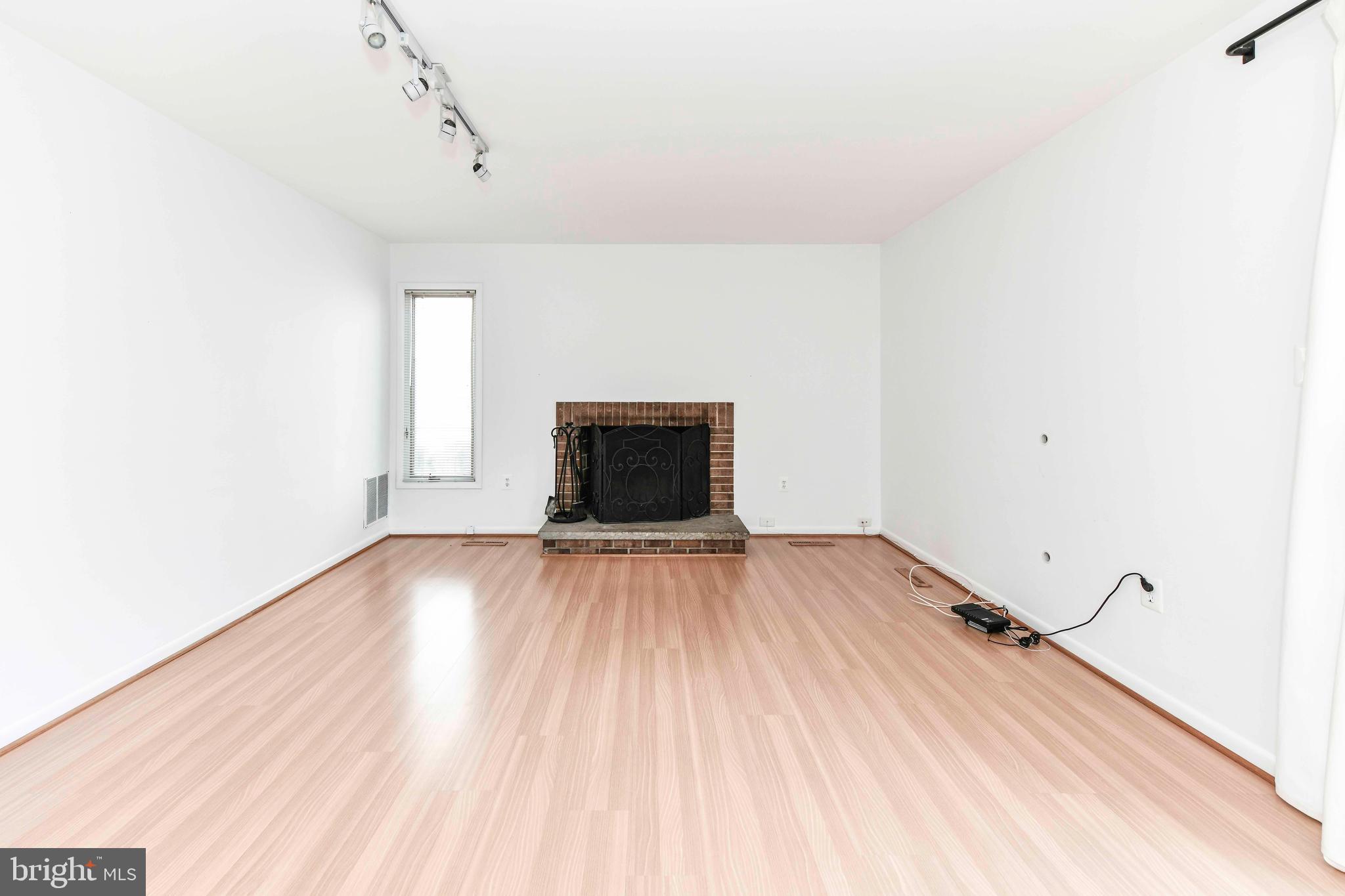 LYON PARK - Residential Lease