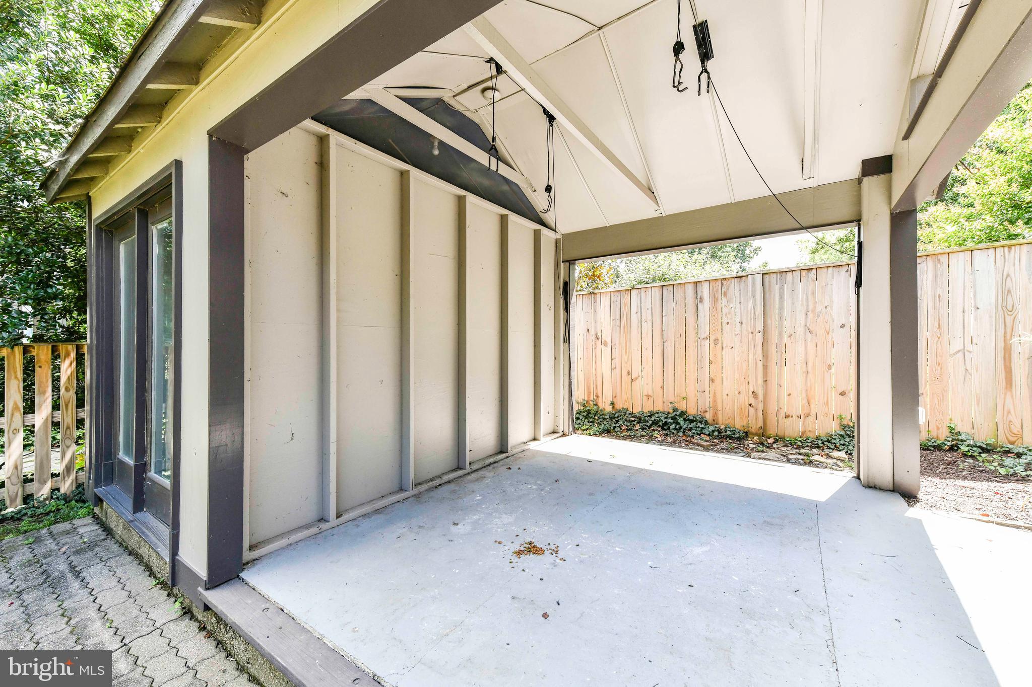 LYON PARK - Residential Lease