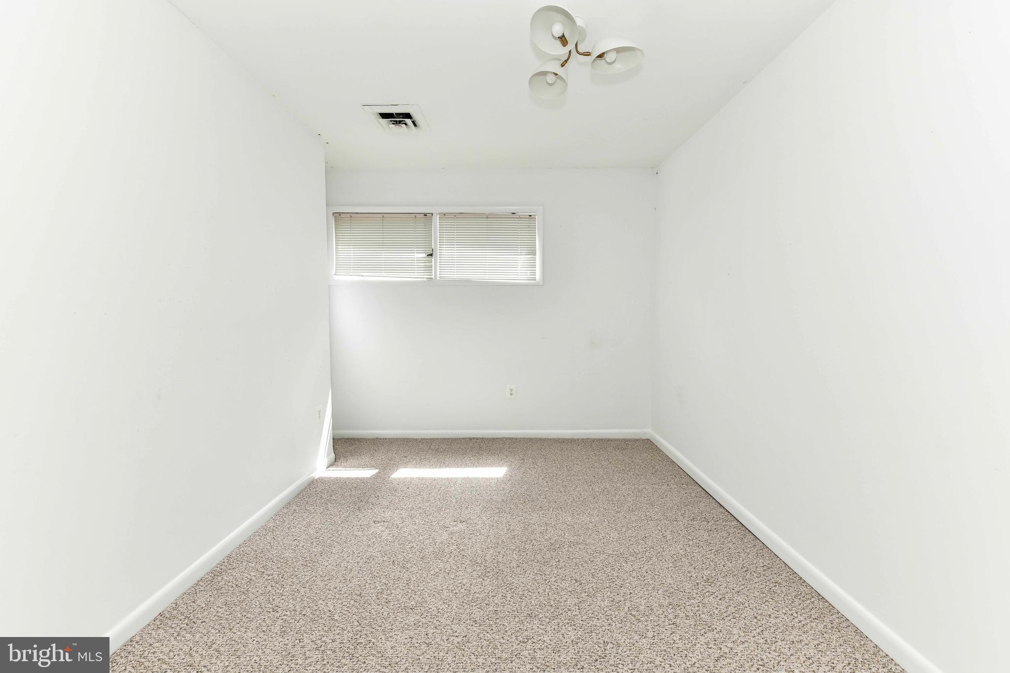 LYON PARK - Residential Lease