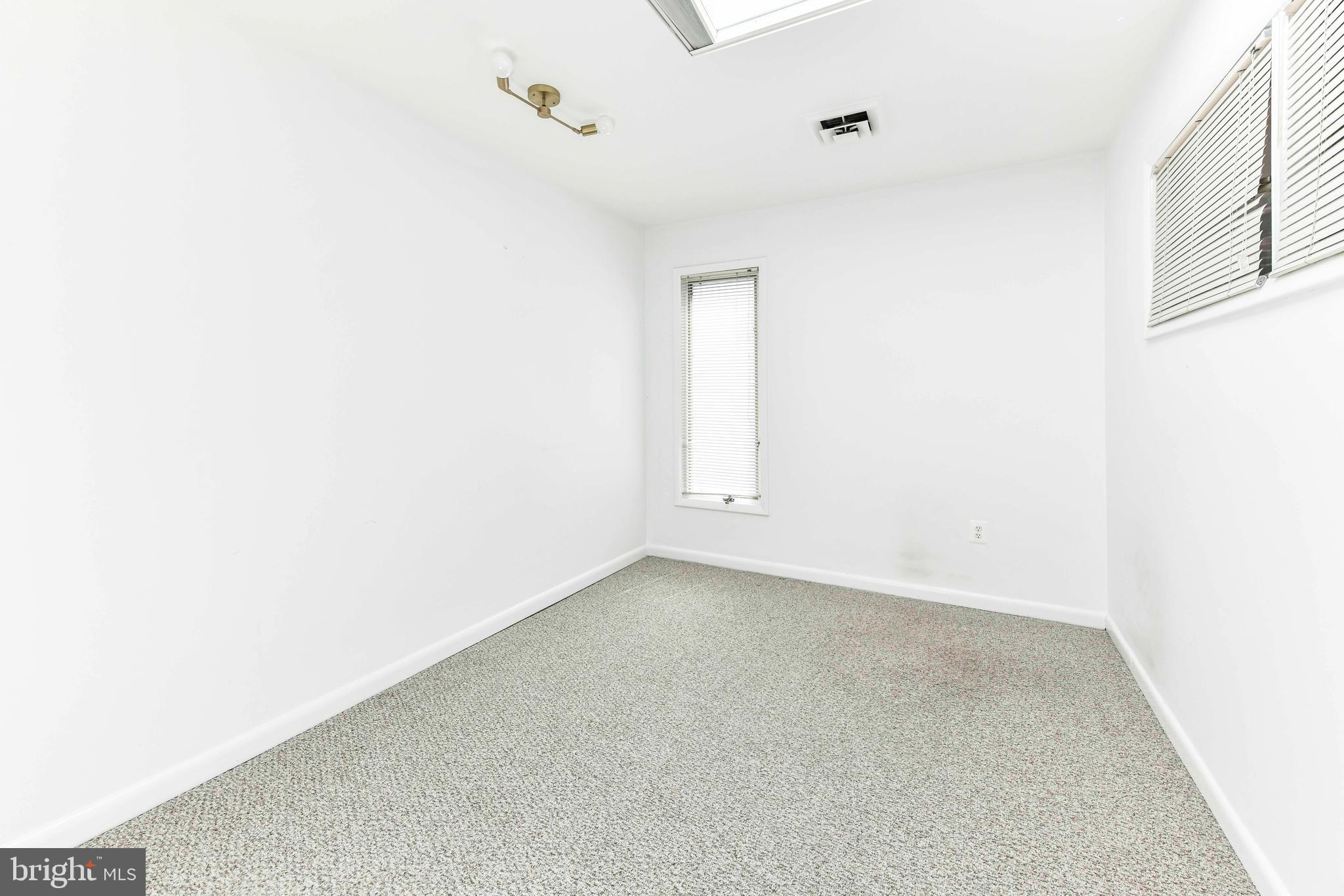 LYON PARK - Residential Lease