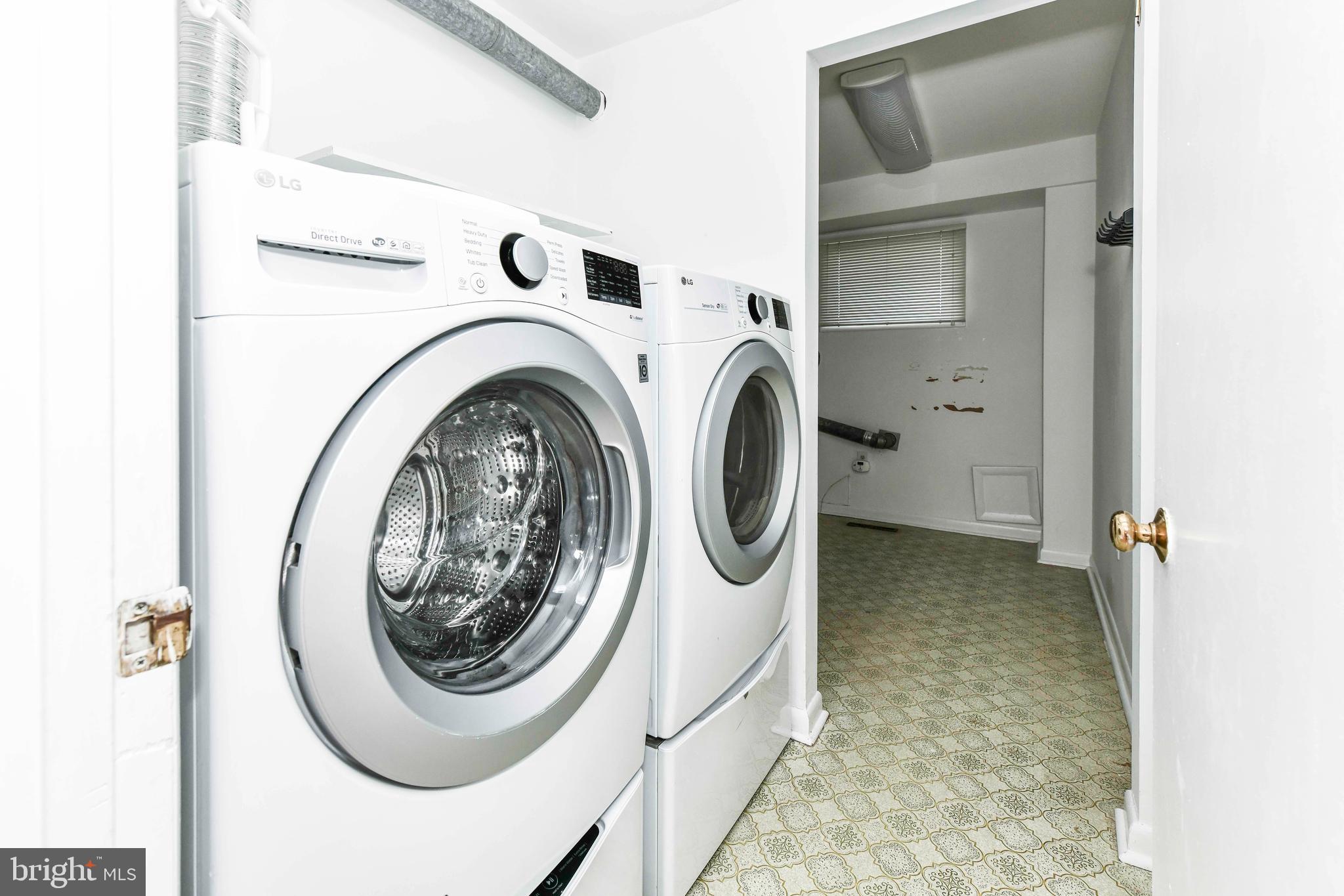 LYON PARK - Residential Lease