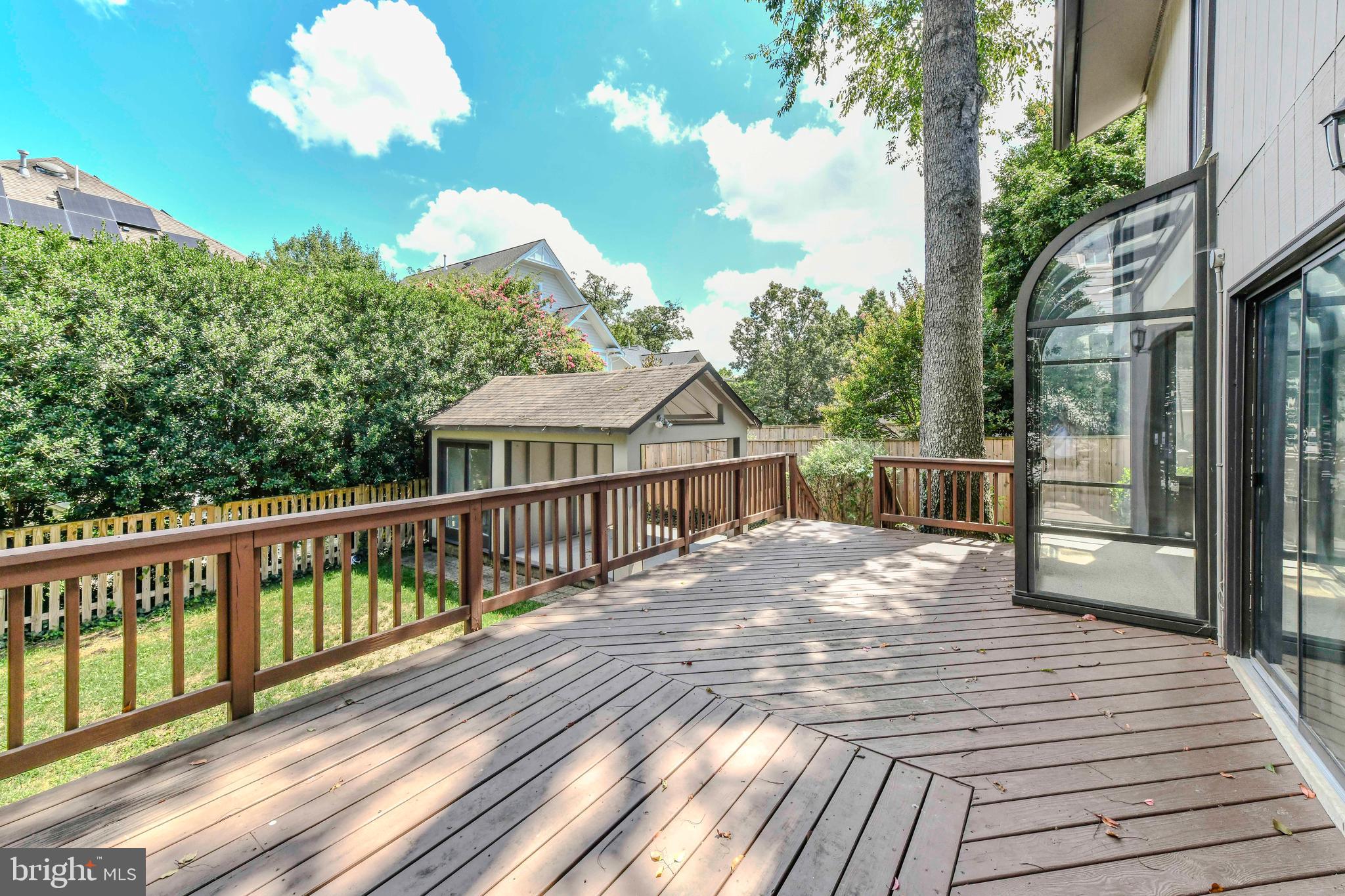 LYON PARK - Residential Lease