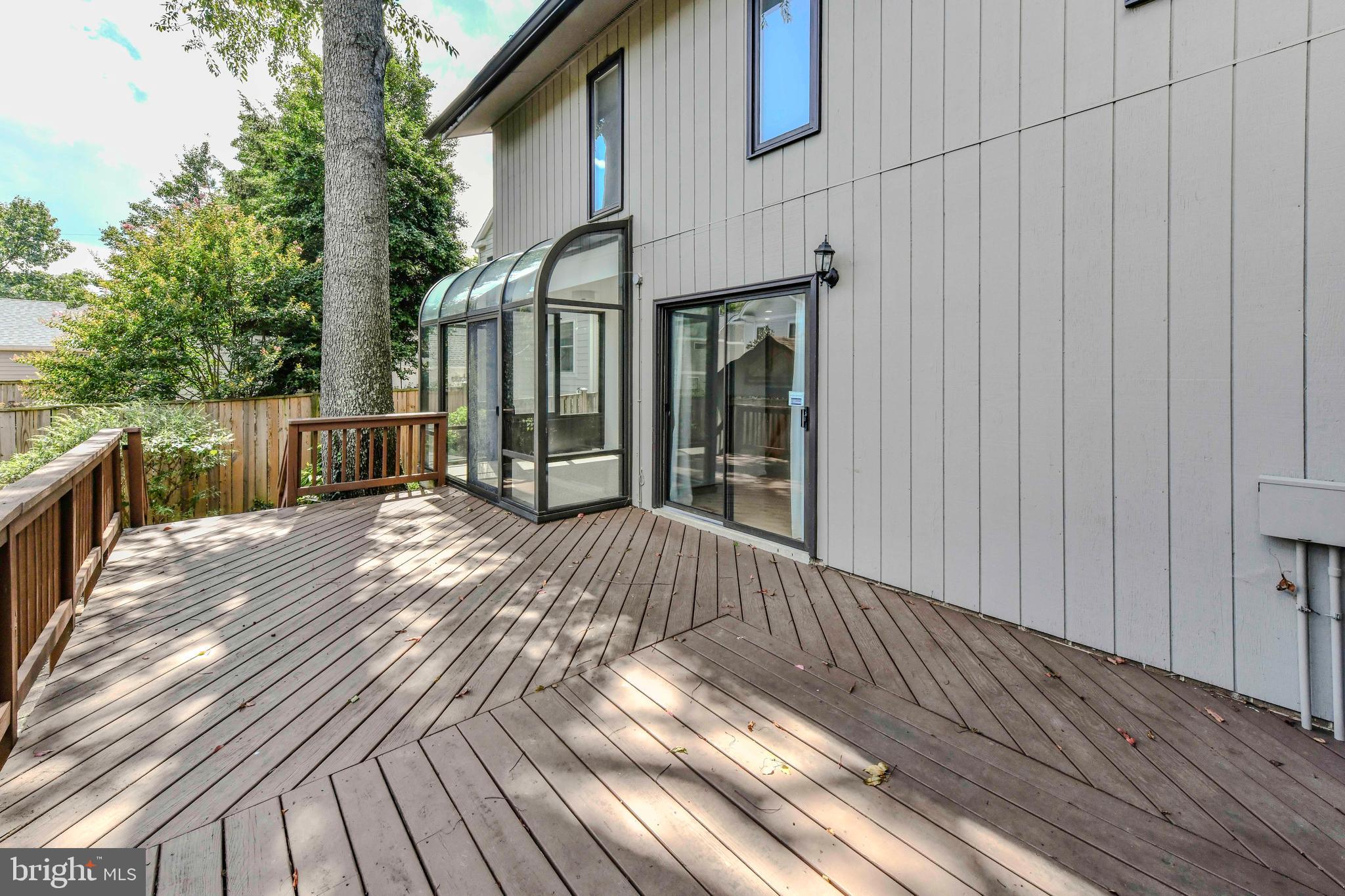 LYON PARK - Residential Lease