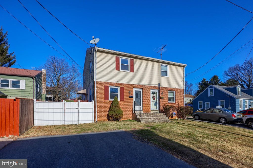 Photo of 641 FAIRVIEW AVE, COLUMBIA, PA 17512 (MLS # PALA2029196)
