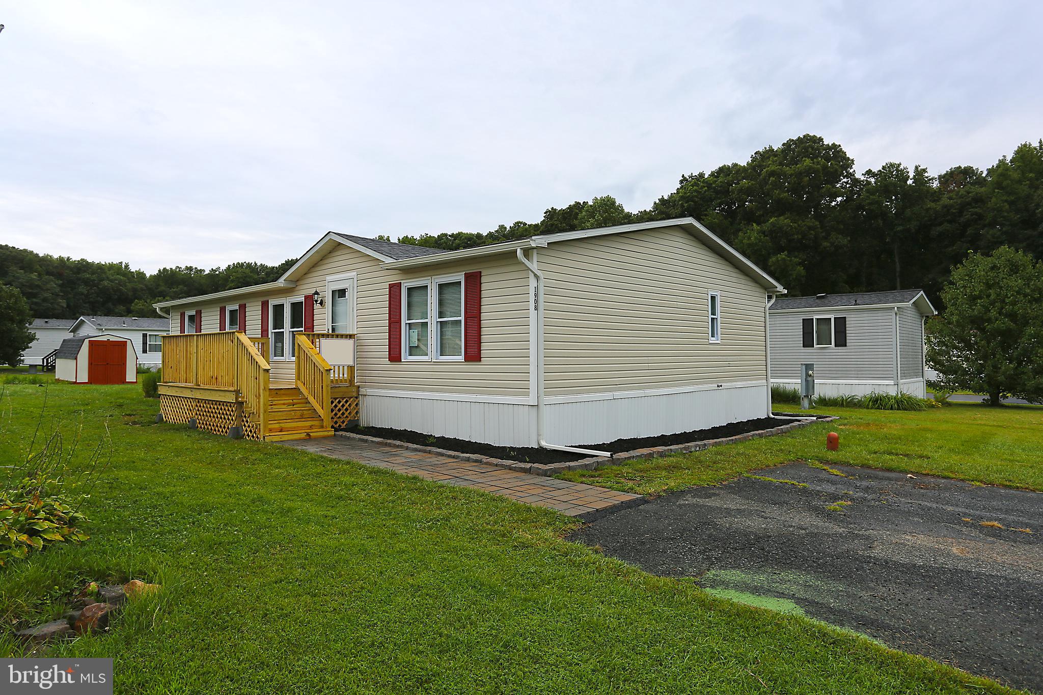 NEW HOME IN SOUGHT AFTER SLEEPY HOLLOW!!! LIKE THE IDEA OF GETTING A NEW HOME AND PICKING EVERYTHING YOU WANT. WELL NOW YOU CAN BUT DON'T WAIT AS ONLY 1 LOT REMAINS.
MINUTES FROM WHITE MARSH MALL AND ROUTE 95 AND ROUTE 40. GROUND RENT IS ONE OF THE LOWEST AROUND AT $750 PER MONTH AND THE HOME HAS NATURAL GAS. HOME SITS ON A CUL-DE-SAC LOT OF ONLY 8 HOMES. PRIVATE FINANCING AVAILABLE WITH 10% DOWN. CALL WITH QUESTIONS AND BUILD YOUR OWN HOME TO LIVE IN THE LIFE OF LUXURY. THESE ARE SAMPLE PHOTOS AS YOUR HOME WILL BE BUILT TO YOUR CUSTOM NEEDS. FINAL SELLLING PRICE WILL BE DETERMINED BASED ON OPTIONS SELECTED.