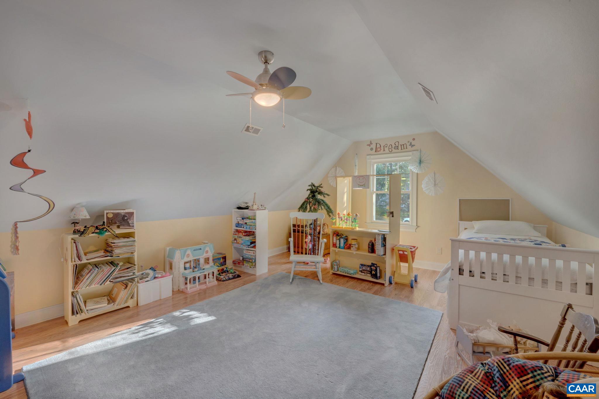 LAKE MONTICELLO - Residential