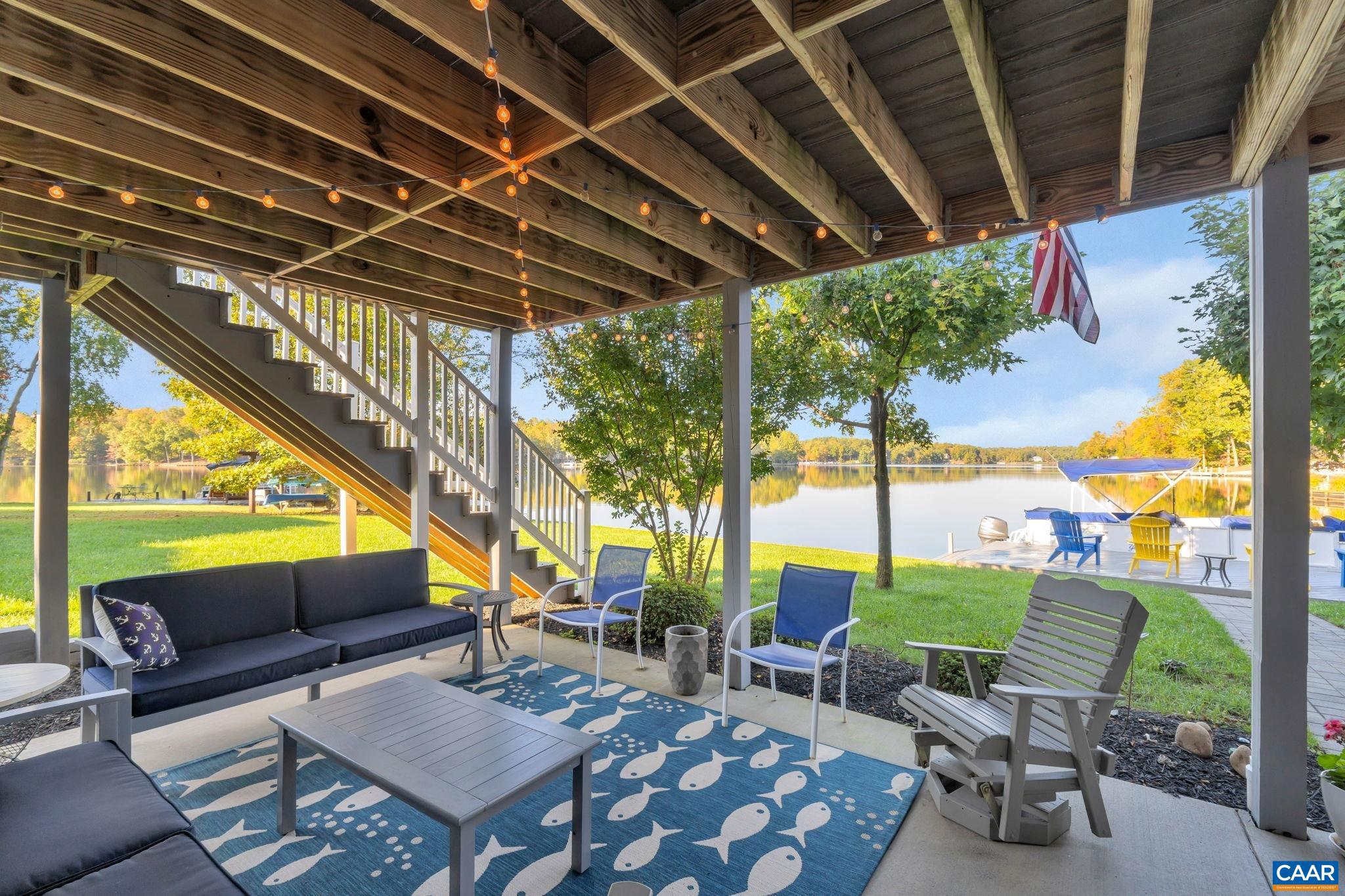 LAKE MONTICELLO - Residential