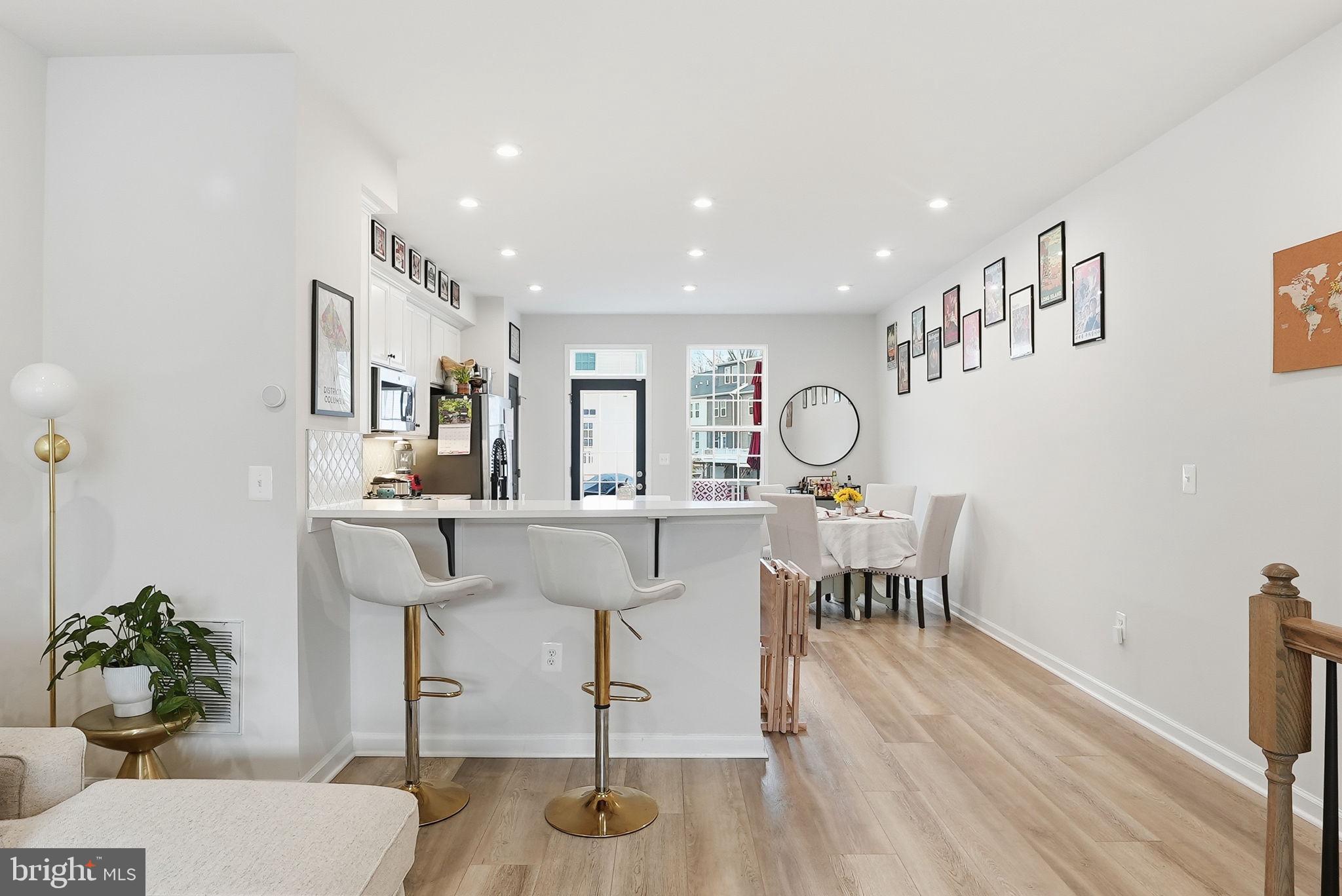 EAGLE ROW - Residential