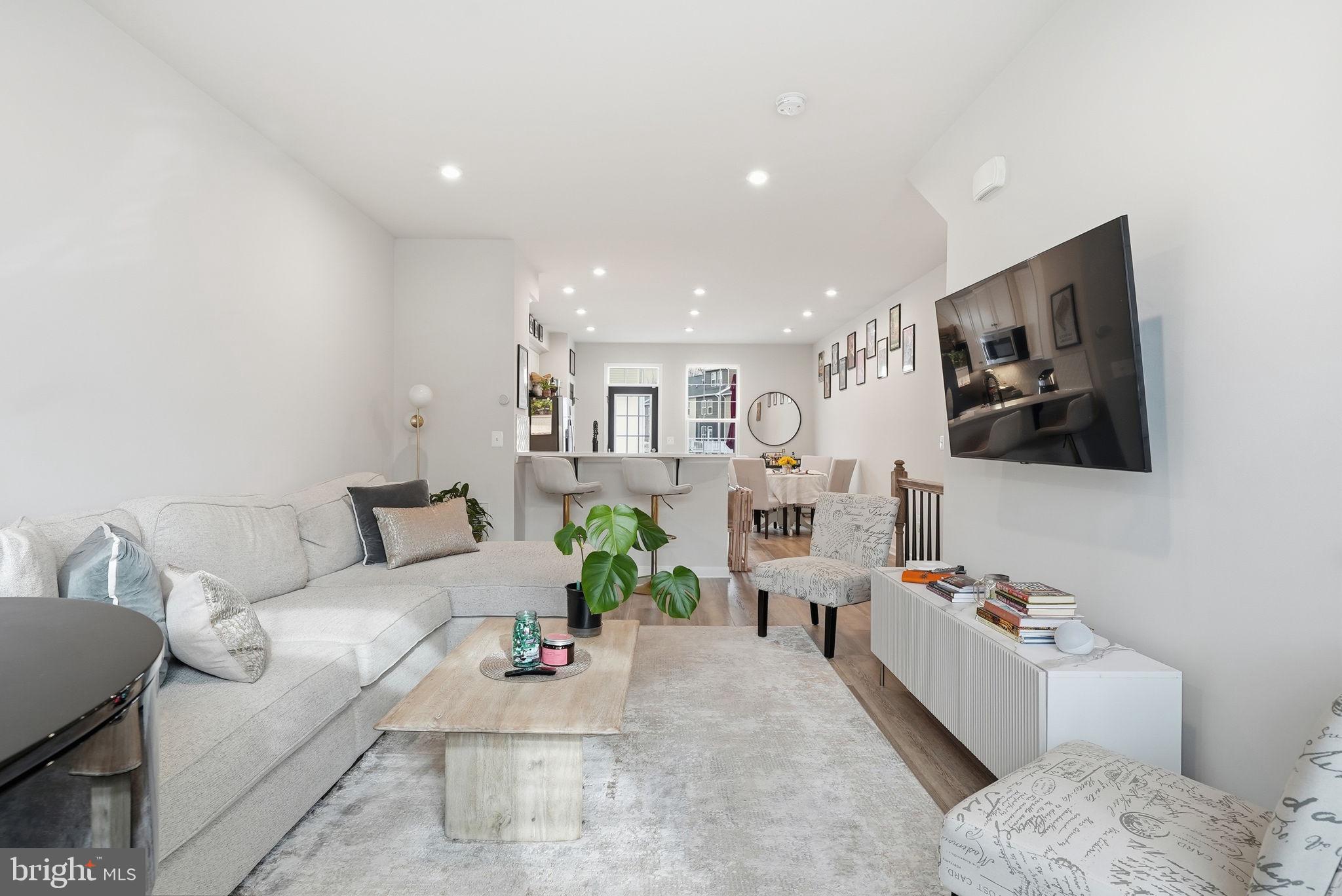 EAGLE ROW - Residential