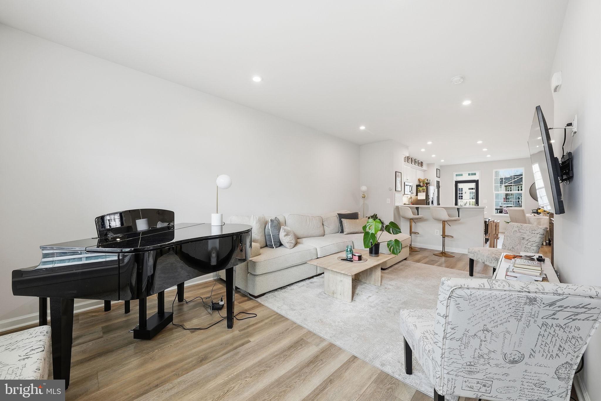 EAGLE ROW - Residential