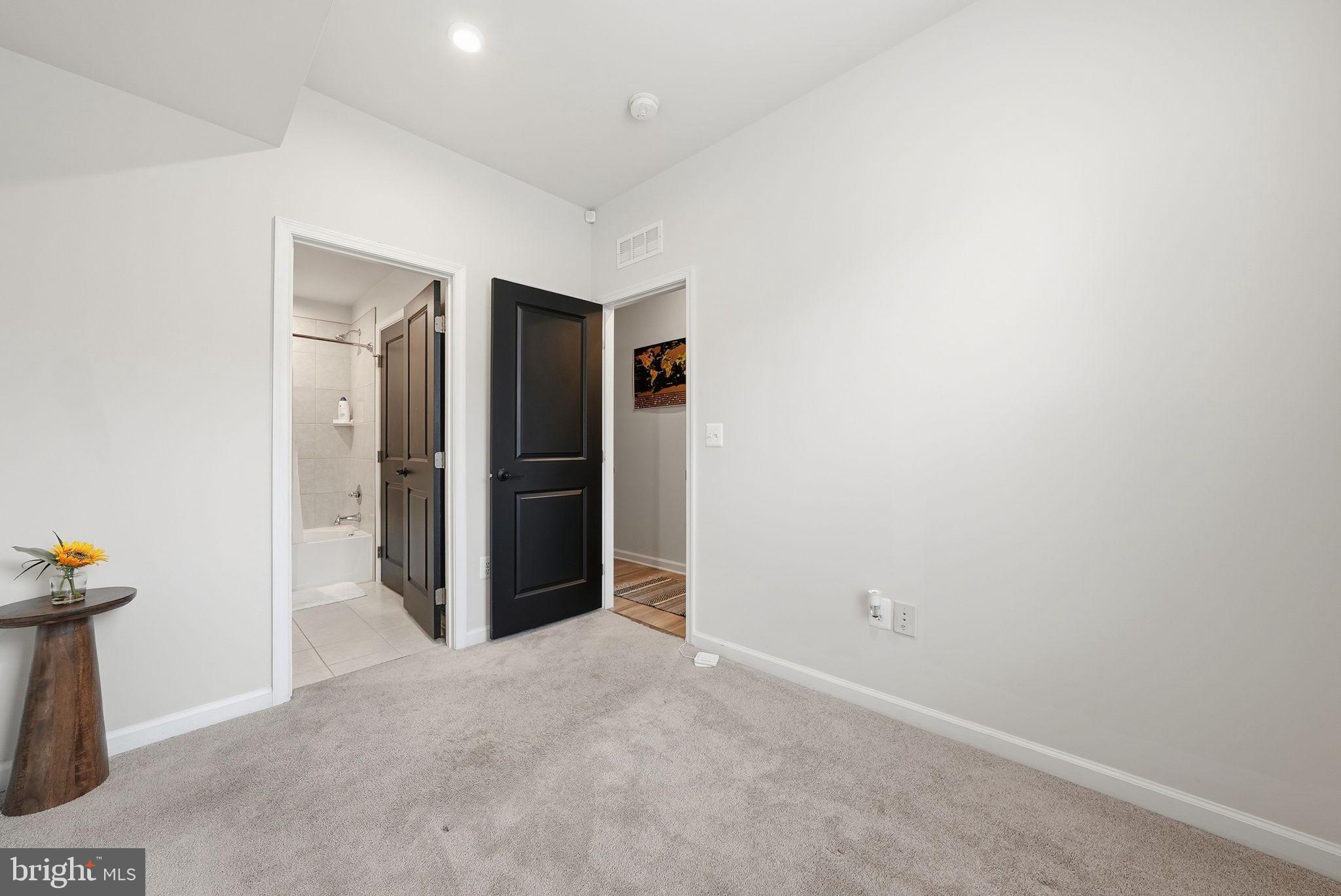 EAGLE ROW - Residential