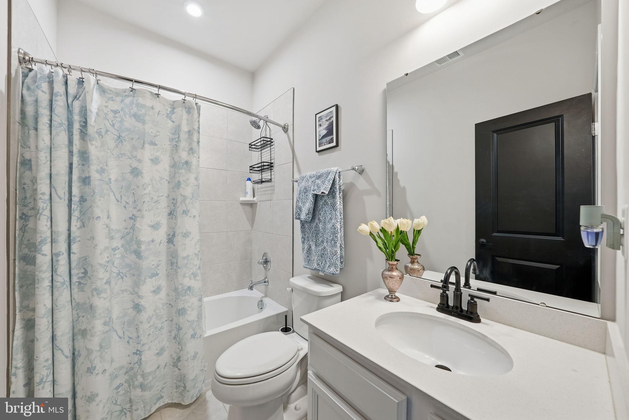 EAGLE ROW - Residential