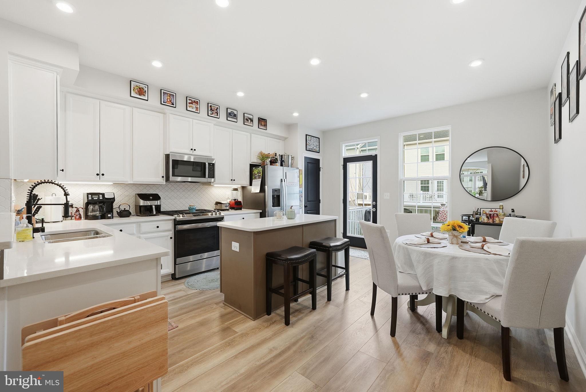 EAGLE ROW - Residential