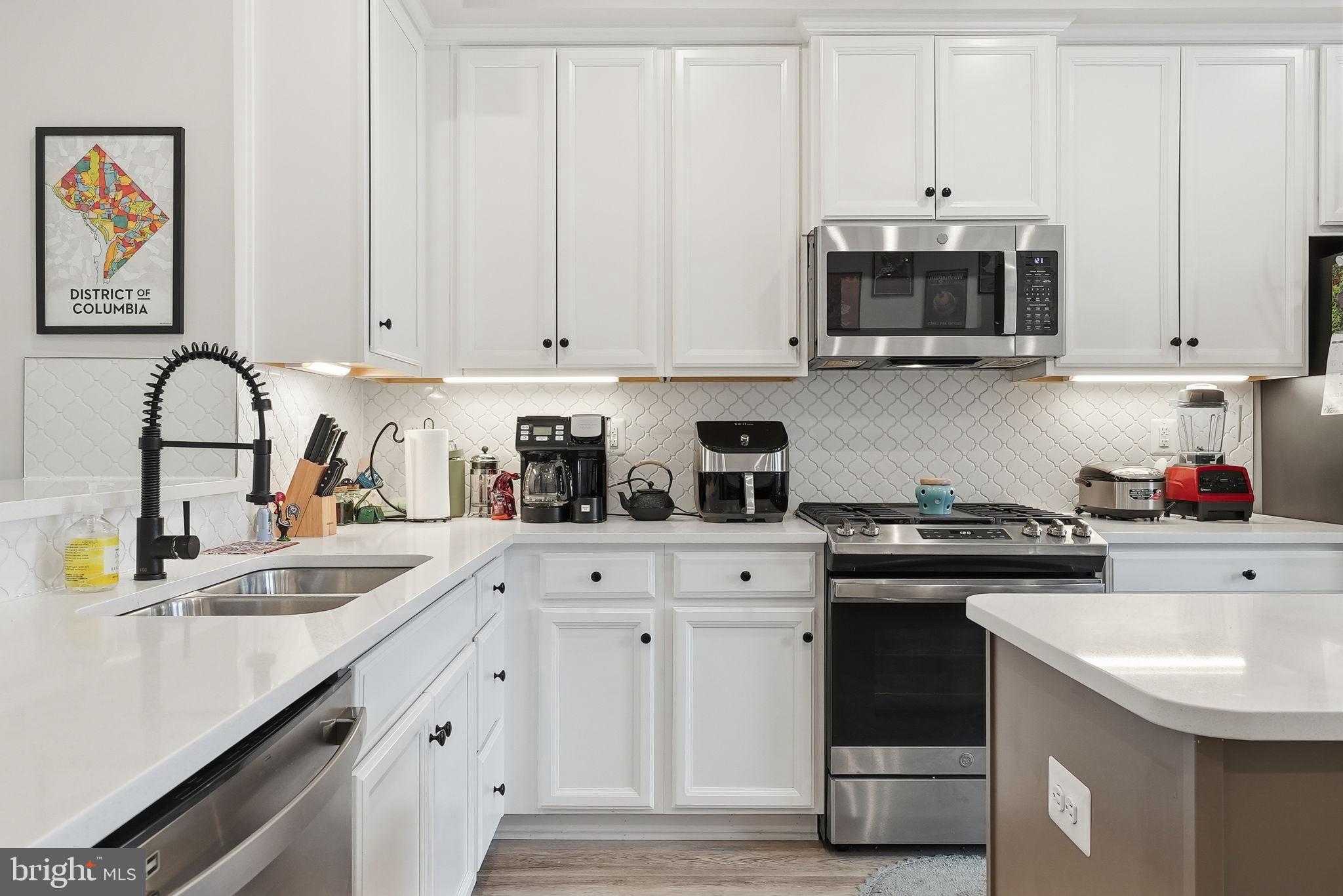 EAGLE ROW - Residential