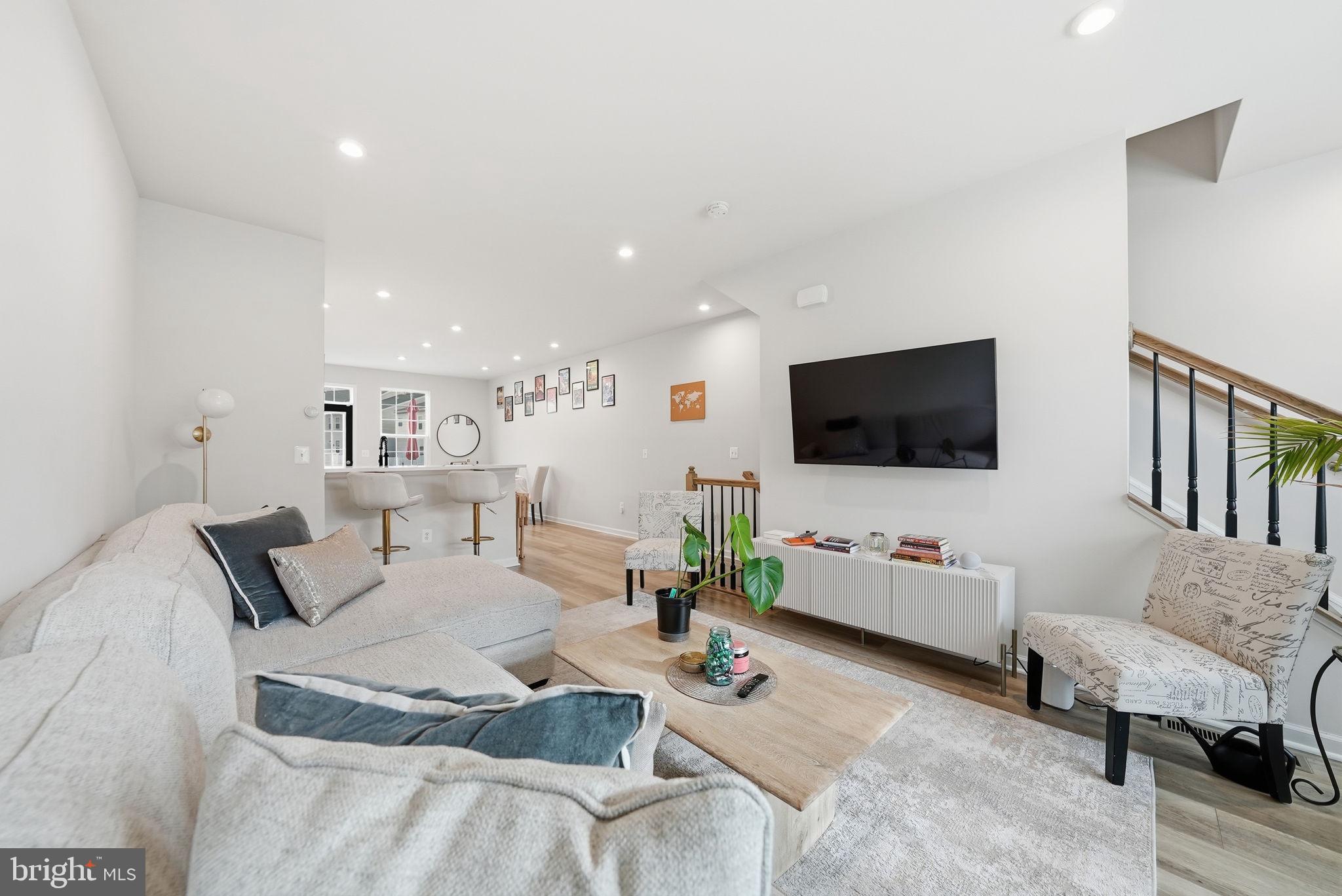 EAGLE ROW - Residential