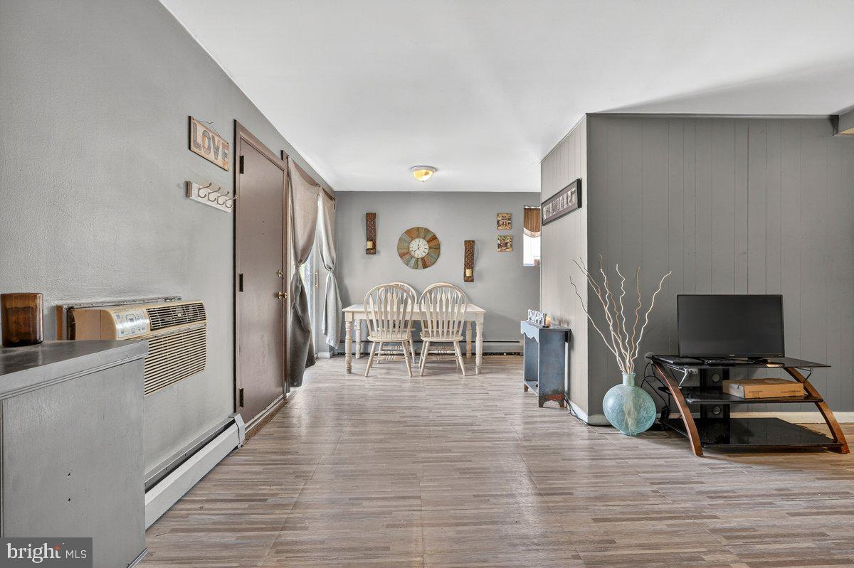 CONTEMPORARY VLG - Residential