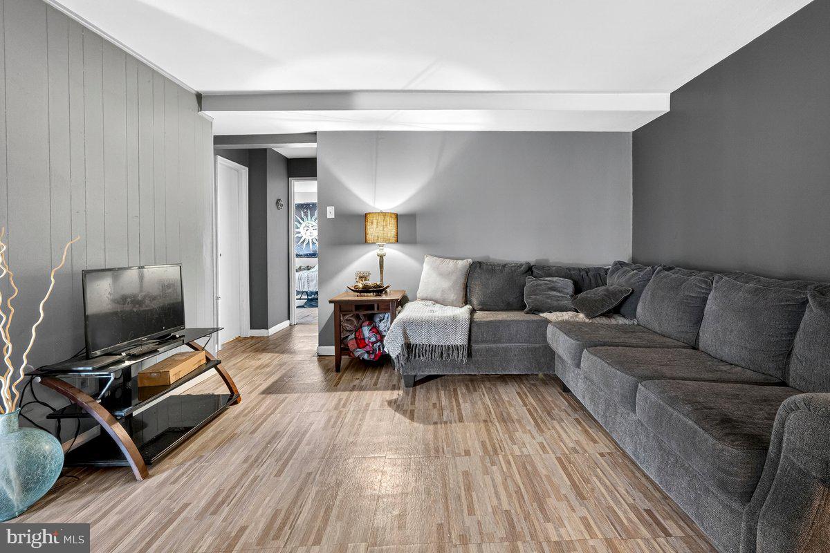 CONTEMPORARY VLG - Residential