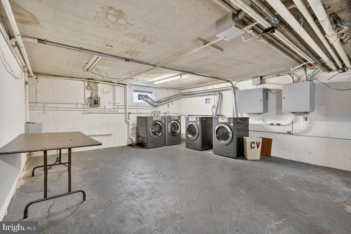 CONTEMPORARY VLG - Residential