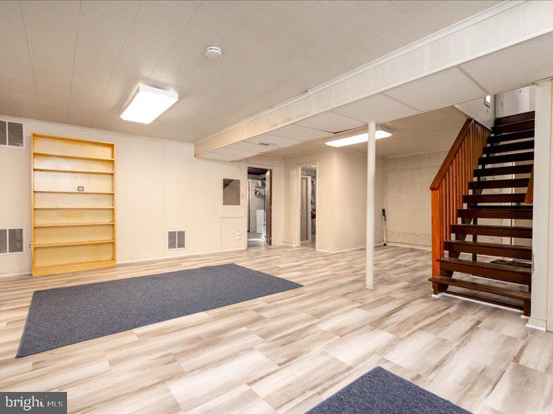 FAIRLAWN - Residential