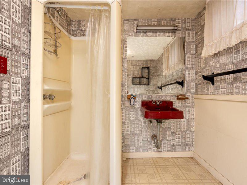 FAIRLAWN - Residential