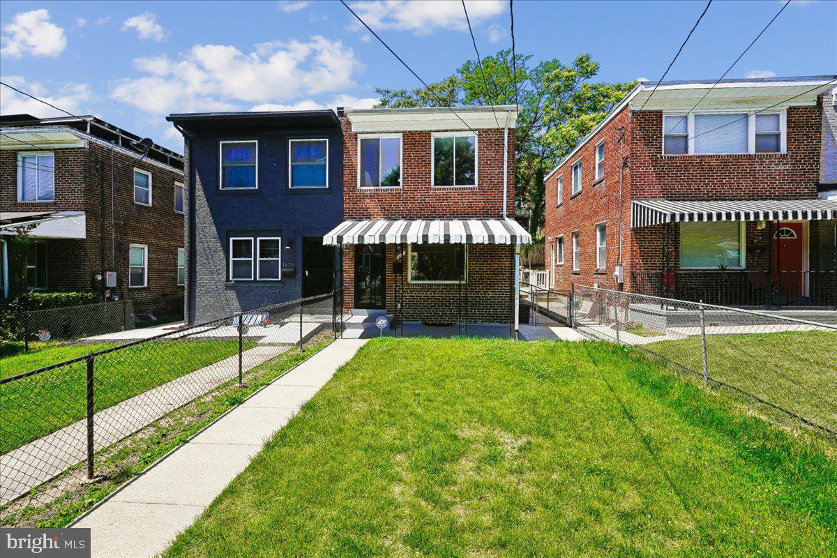 1621 FORT DUPONT STREET SE