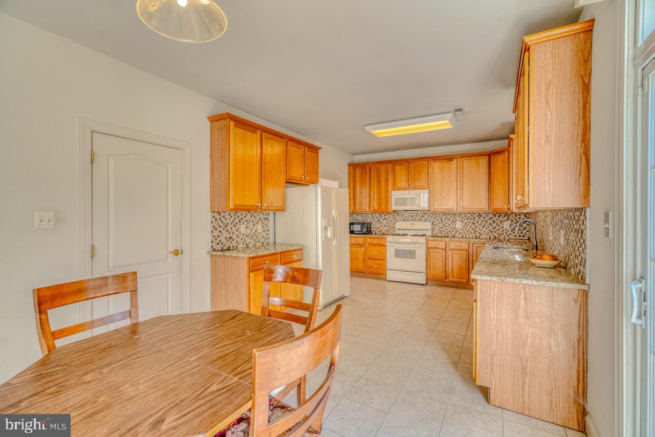 ISLAND GREEN ESTATES - Residential