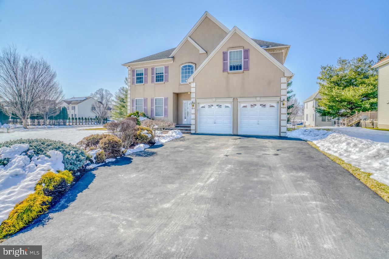 ISLAND GREEN ESTATES - Residential