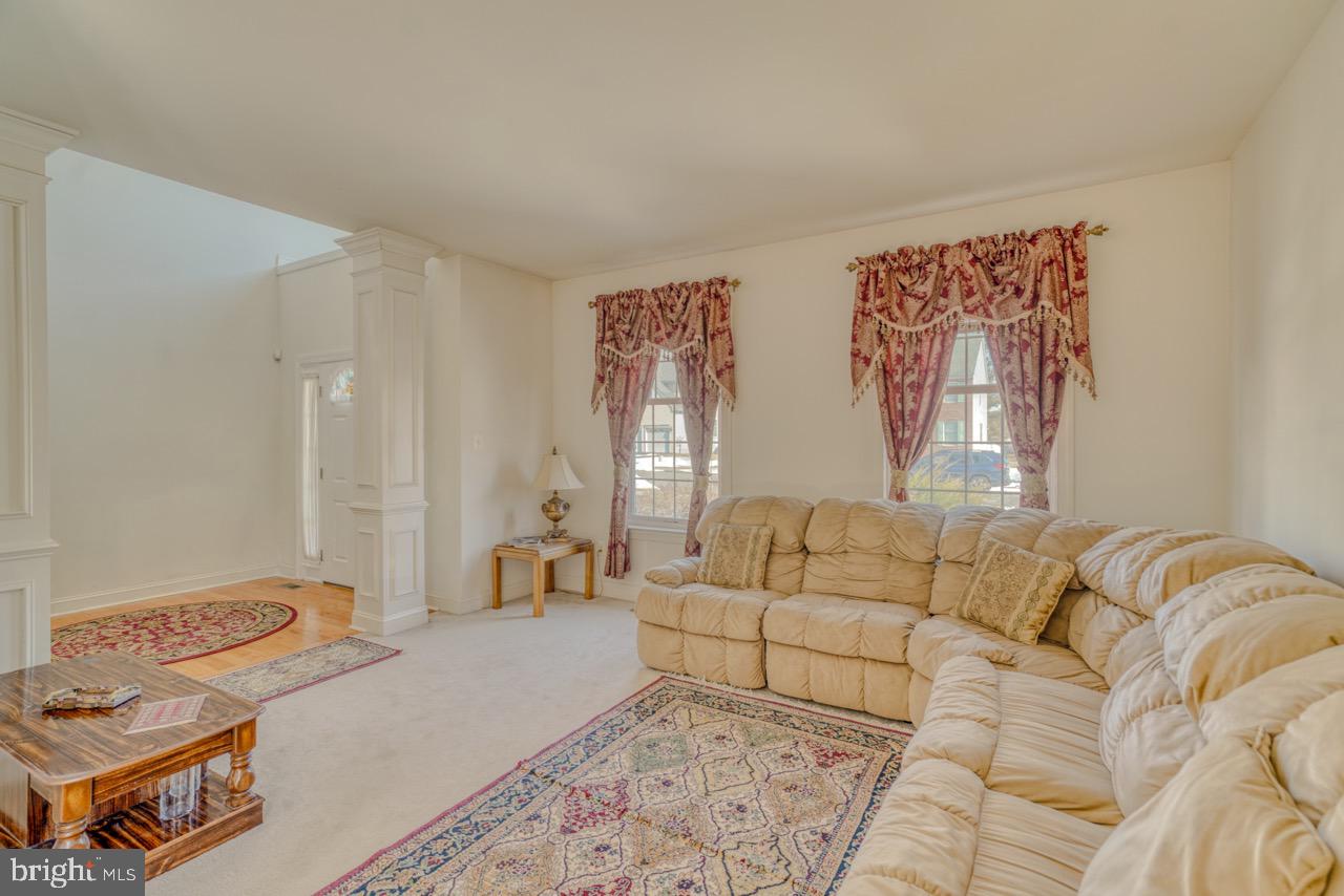 ISLAND GREEN ESTATES - Residential