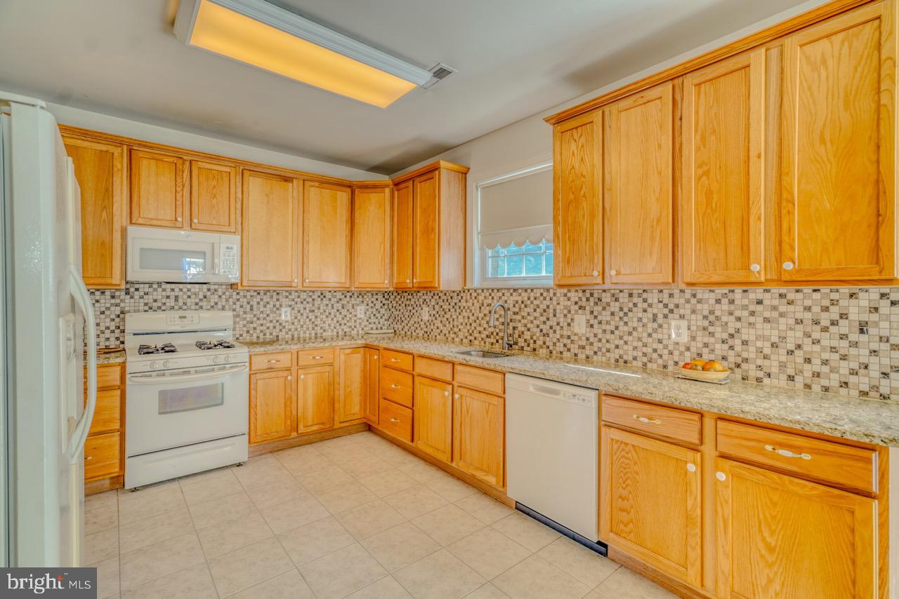 ISLAND GREEN ESTATES - Residential