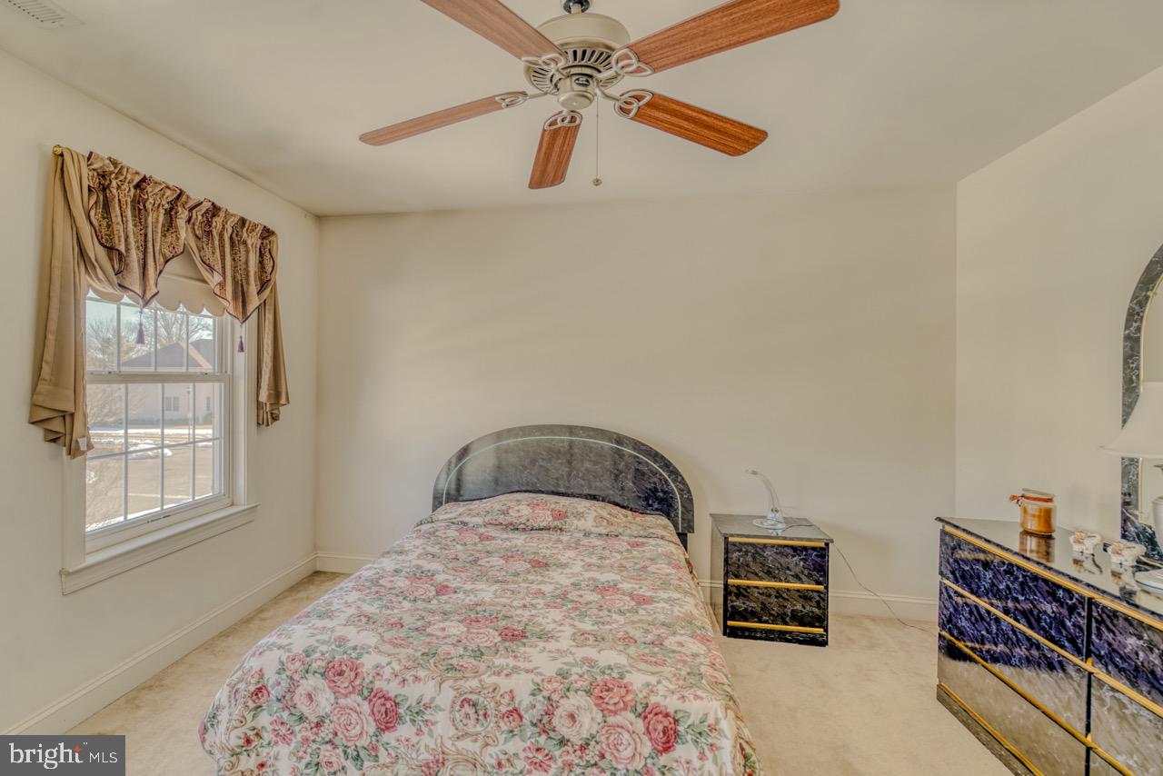 ISLAND GREEN ESTATES - Residential