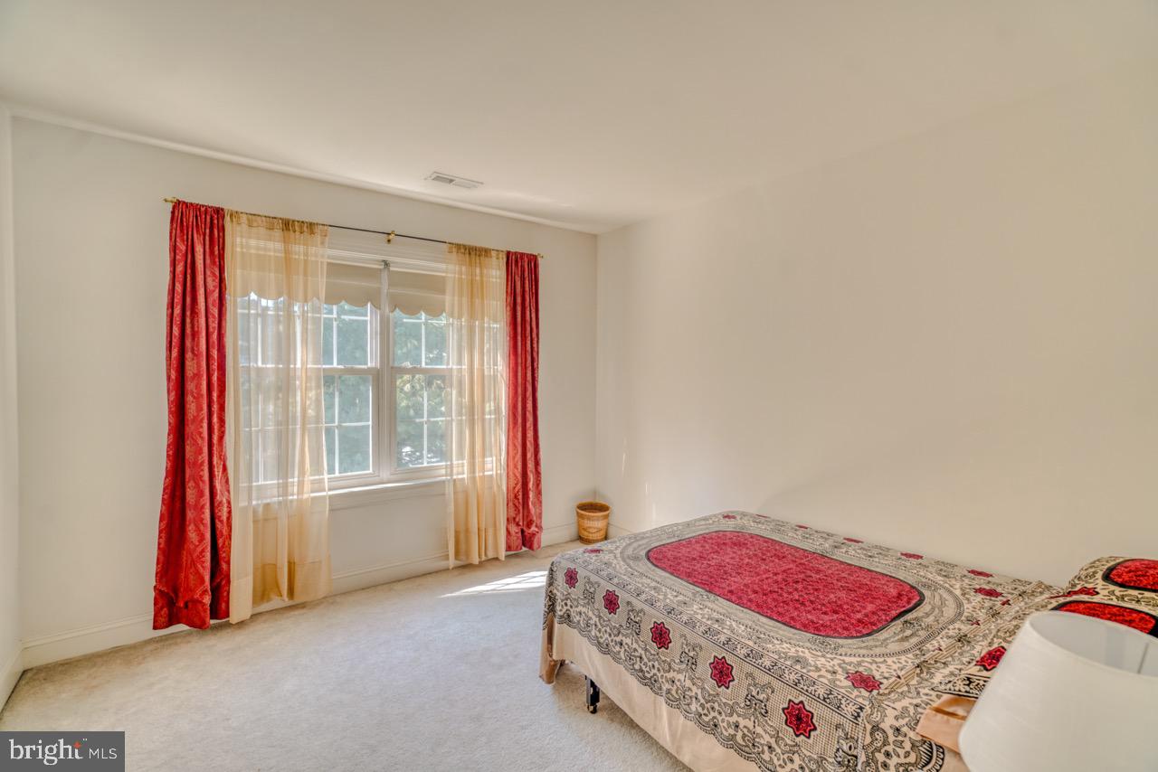 ISLAND GREEN ESTATES - Residential