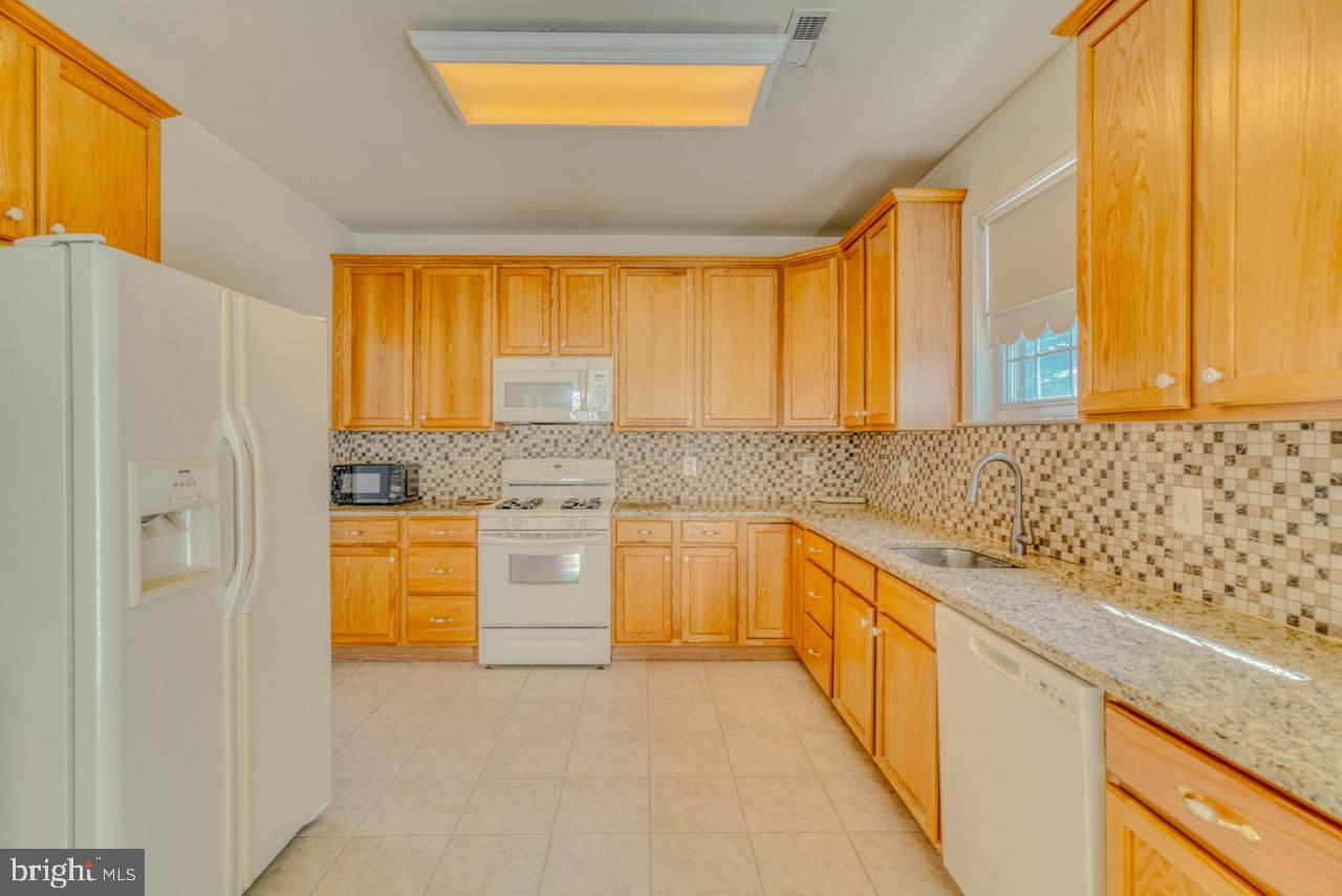 ISLAND GREEN ESTATES - Residential