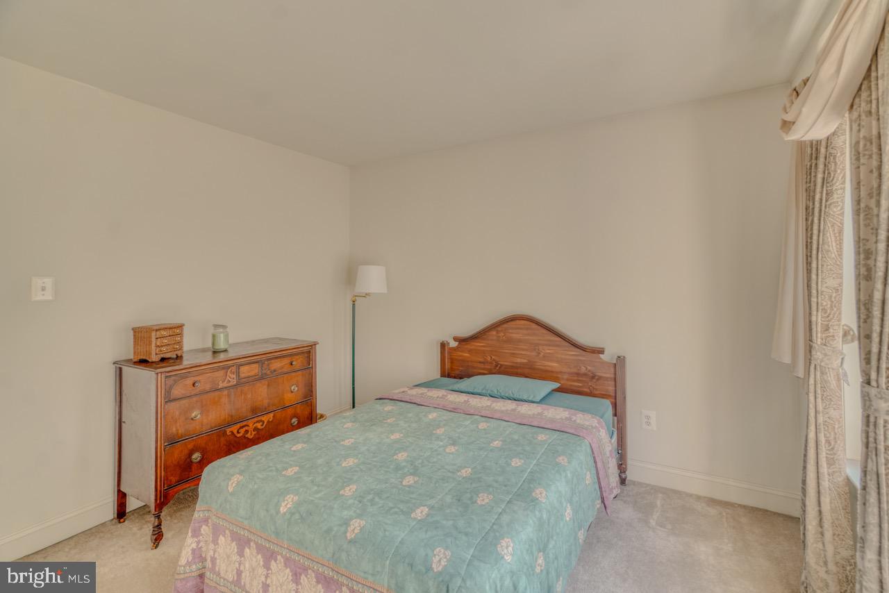 ISLAND GREEN ESTATES - Residential