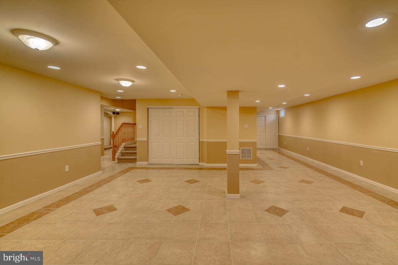 ISLAND GREEN ESTATES - Residential