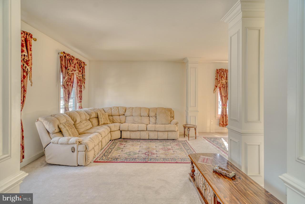 ISLAND GREEN ESTATES - Residential