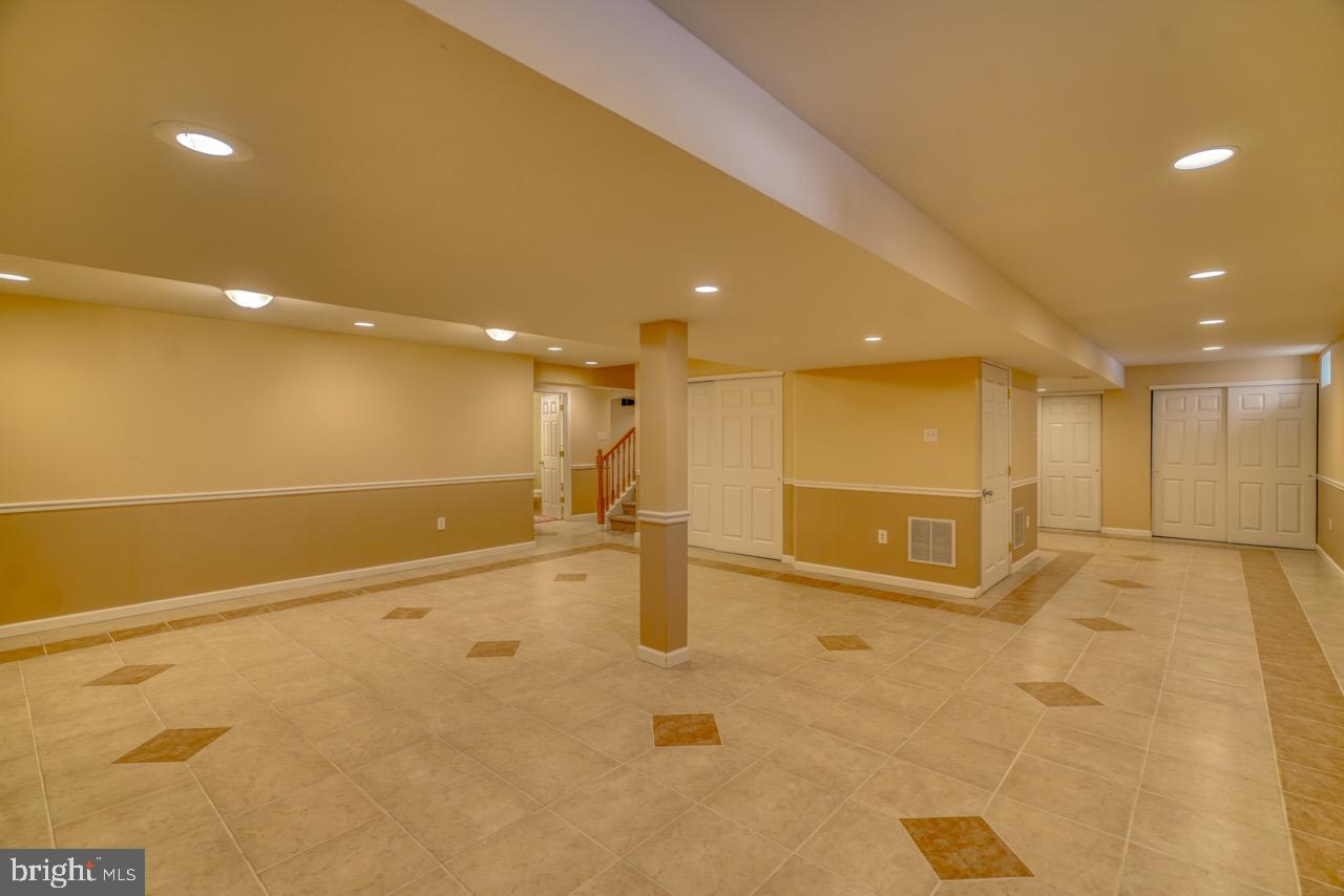 ISLAND GREEN ESTATES - Residential