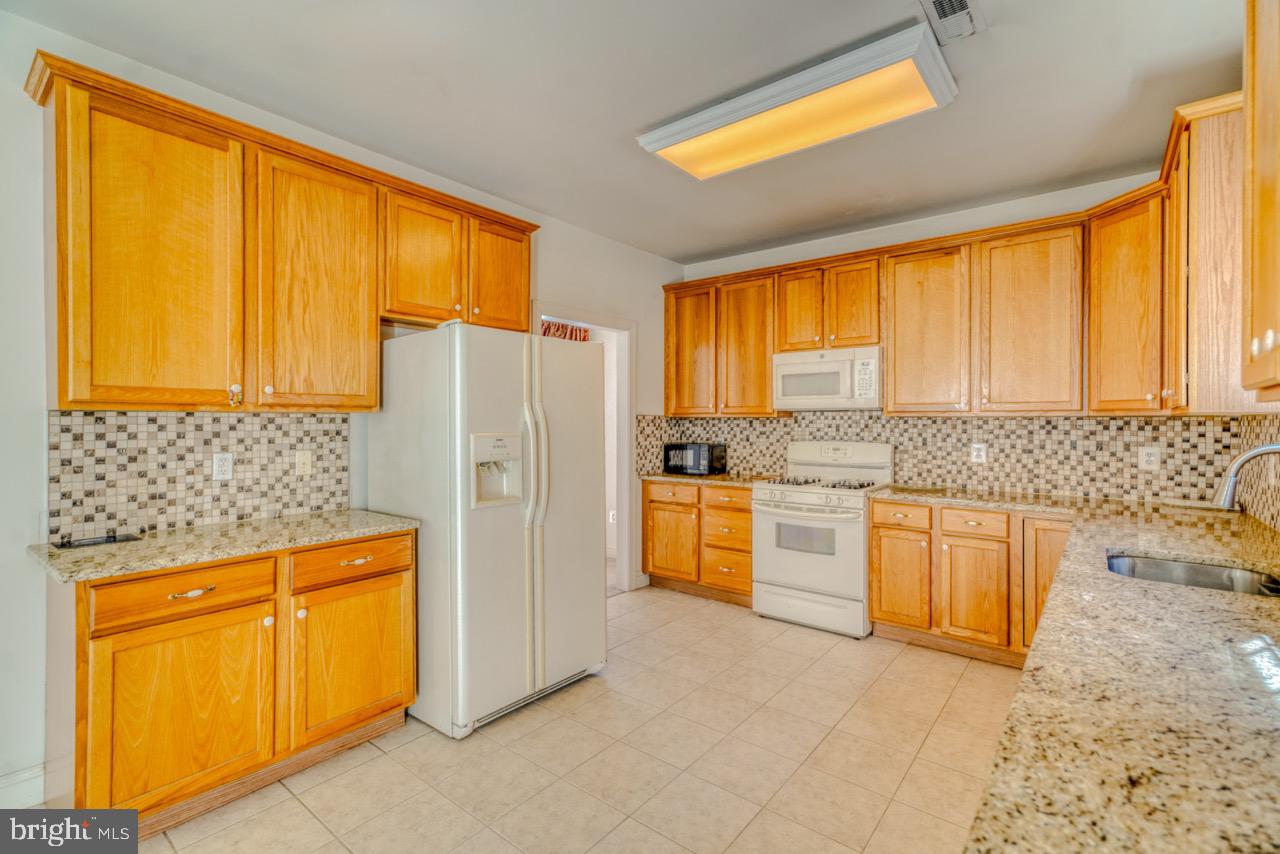 ISLAND GREEN ESTATES - Residential